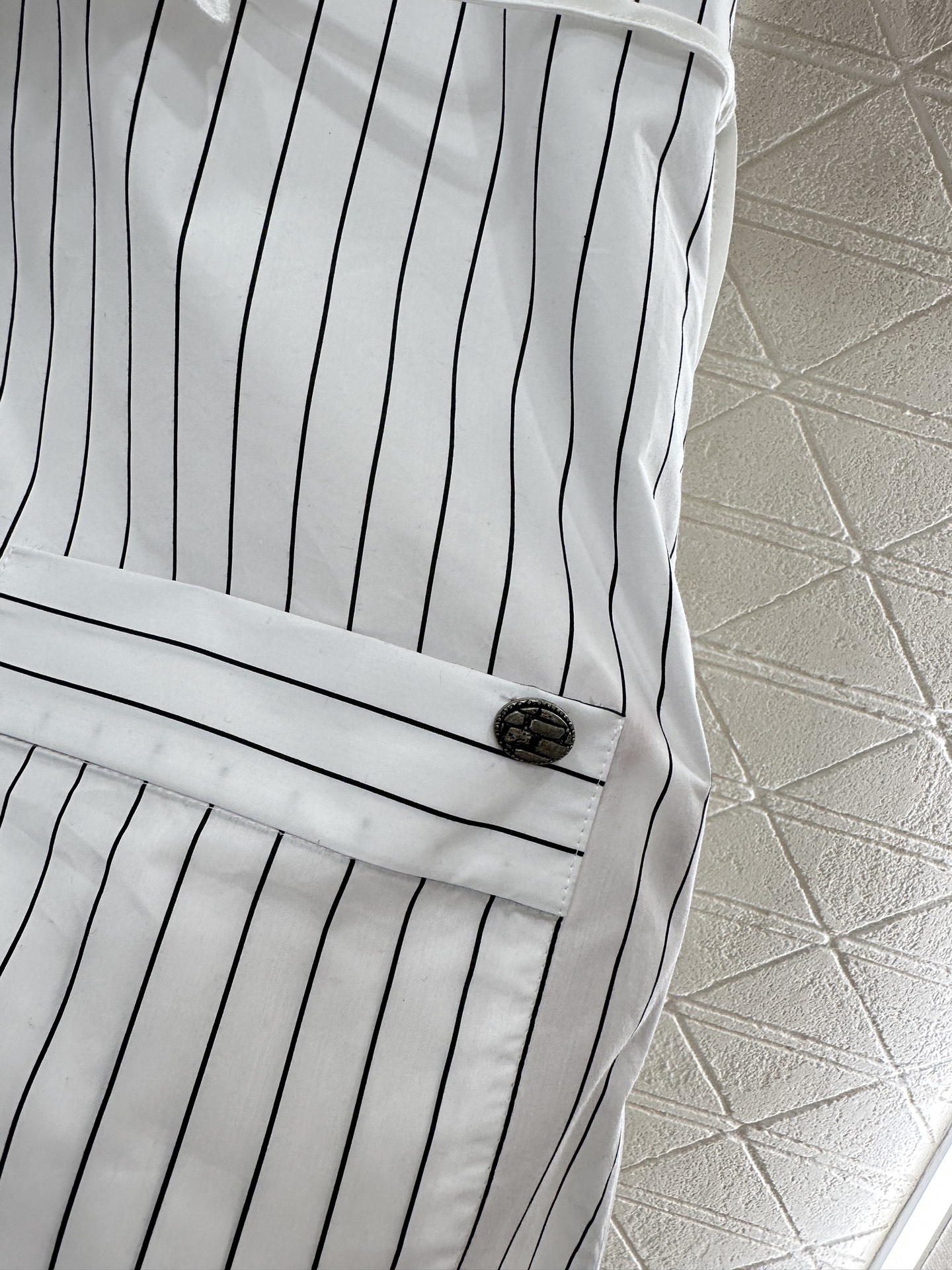 ♥Chane*♥2025新品上架
   拼接花边皱褶衬衫裙
定制YB斜纹全棉材质 质感垂顺 吸湿透气 翻