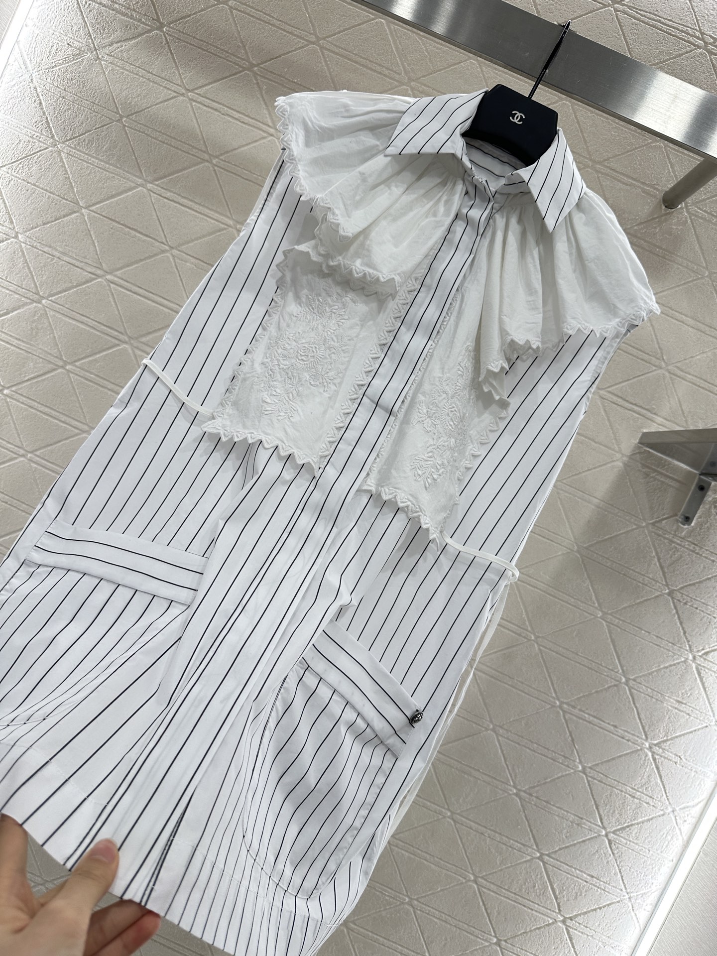 ♥Chane*♥2025新品上架
   拼接花边皱褶衬衫裙
定制YB斜纹全棉材质 质感垂顺 吸湿透气 翻