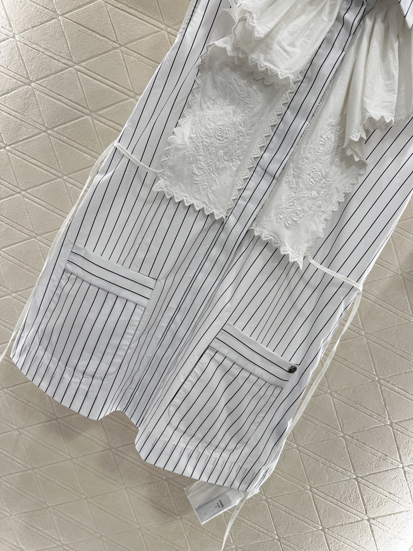 ♥Chane*♥2025新品上架
   拼接花边皱褶衬衫裙
定制YB斜纹全棉材质 质感垂顺 吸湿透气 翻