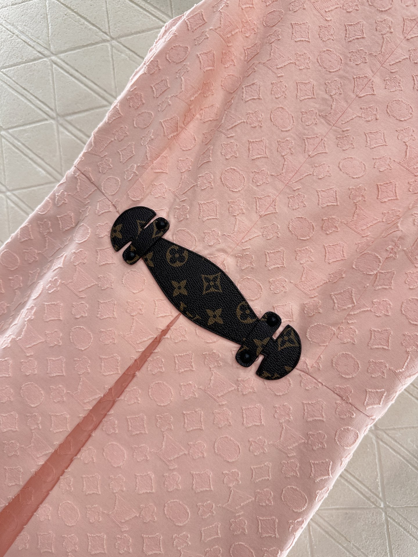 ♥Louis Vuitto*♥2025新品上架
      提花收腰无袖连衣裙
定制YB进口提花全棉材质