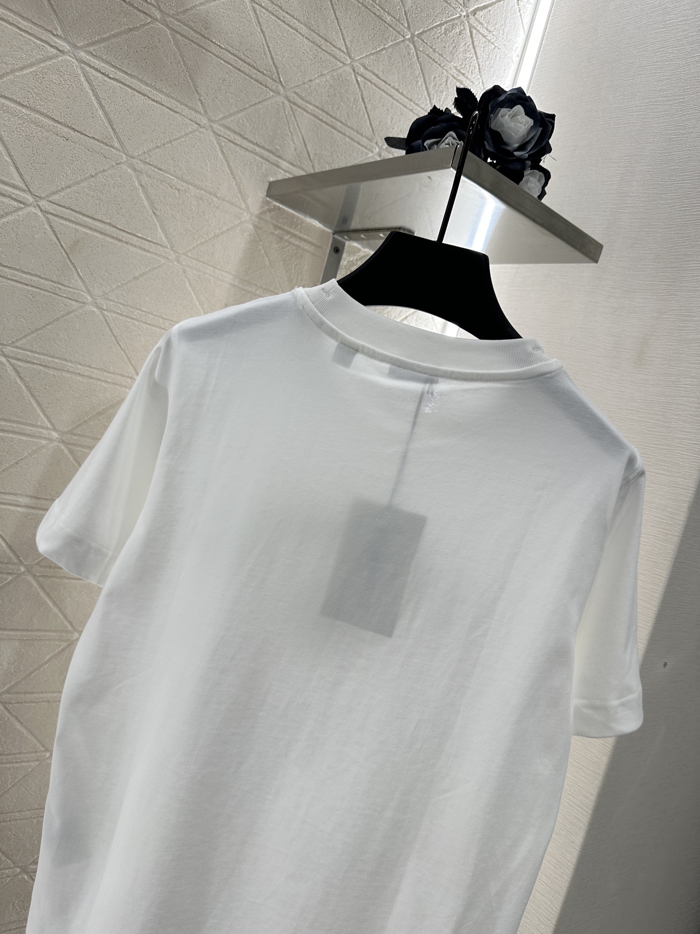 ♥BURBERR*♥2025新品上架
     圆领刺绣战马𝑇𝑒𝑒
定制YB原生全棉材质 透气舒适 质感