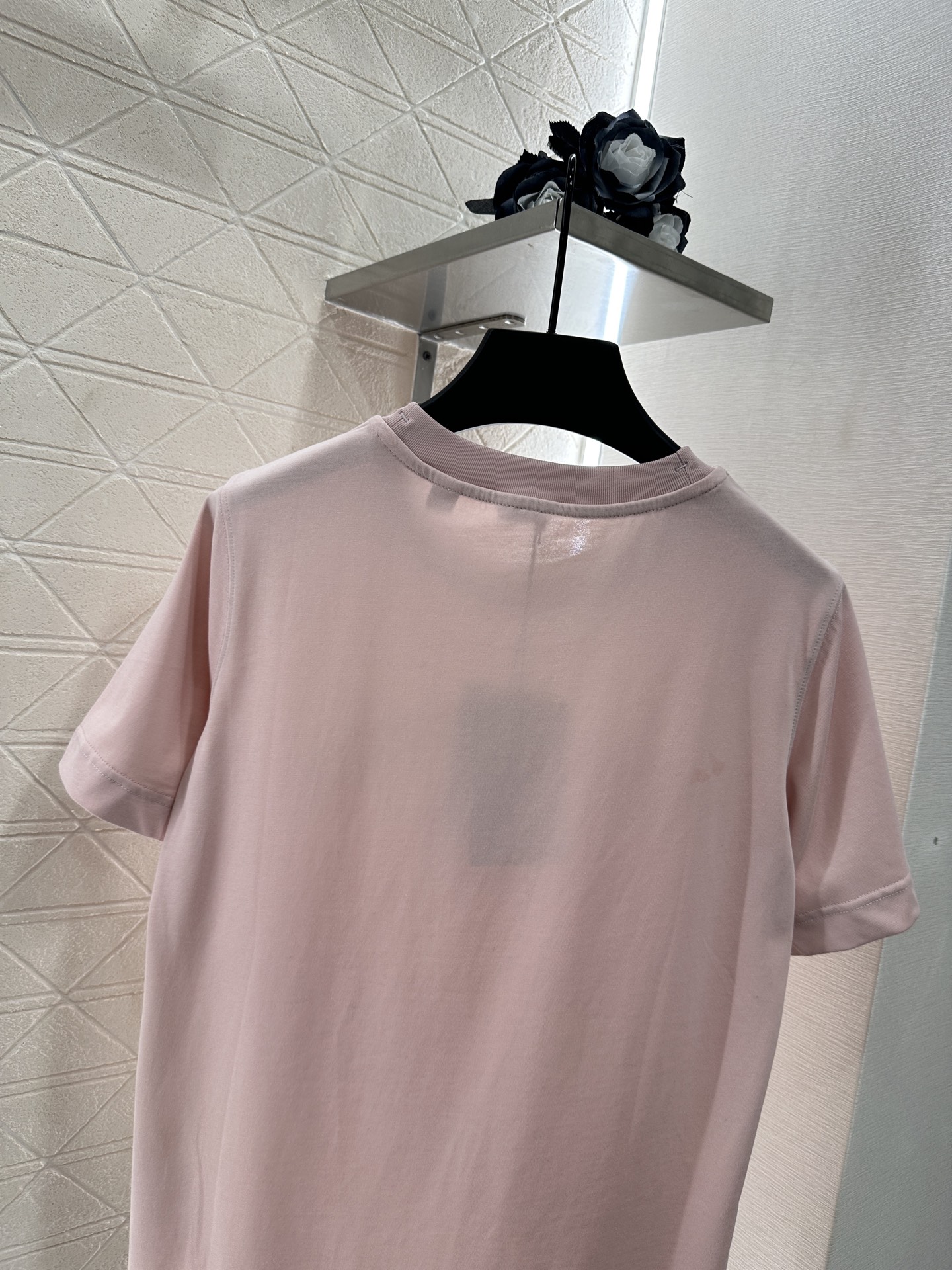 ♥BURBERR*♥2025新品上架
     圆领刺绣战马𝑇𝑒𝑒
定制YB原生全棉材质 透气舒适 质感