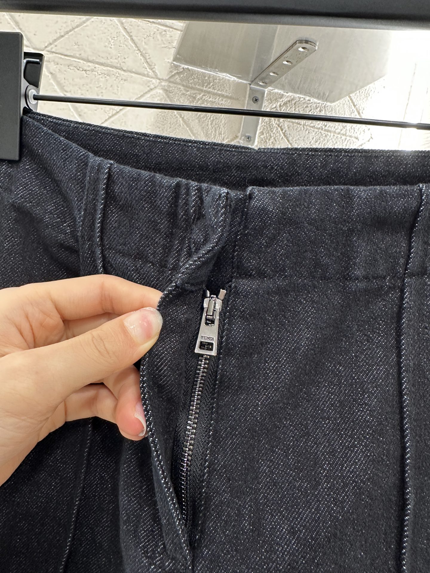 Stylish Women’s Suit Collection: P612 Original and YB-Slashed Cotton Jeans - 图片 5