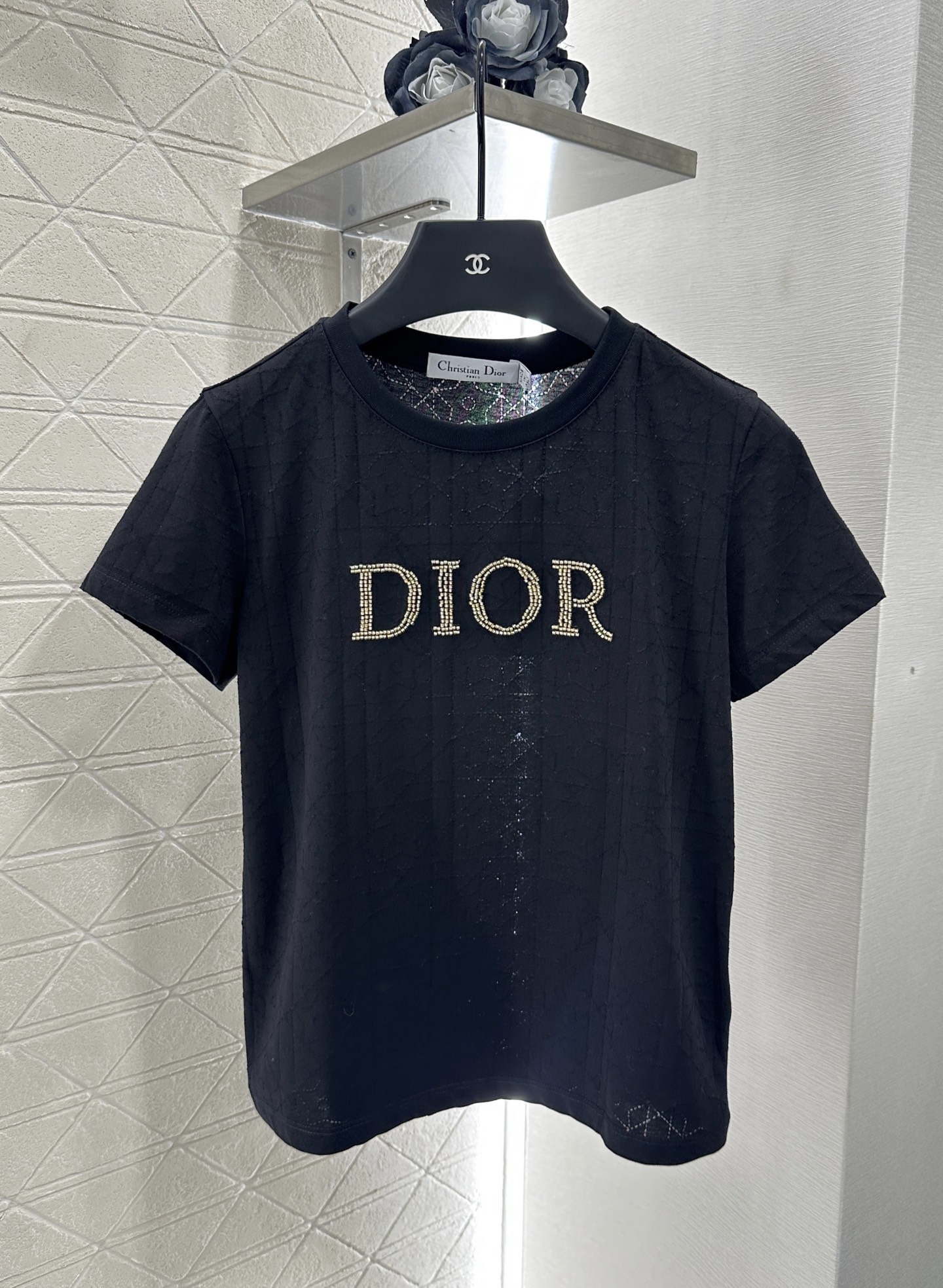 ♥Dio*♥2025新品上架
   菱格钉珠𝑇𝑒𝑒
定制YB斜纹全棉材质 透气舒适 质感十足 修身短袖T