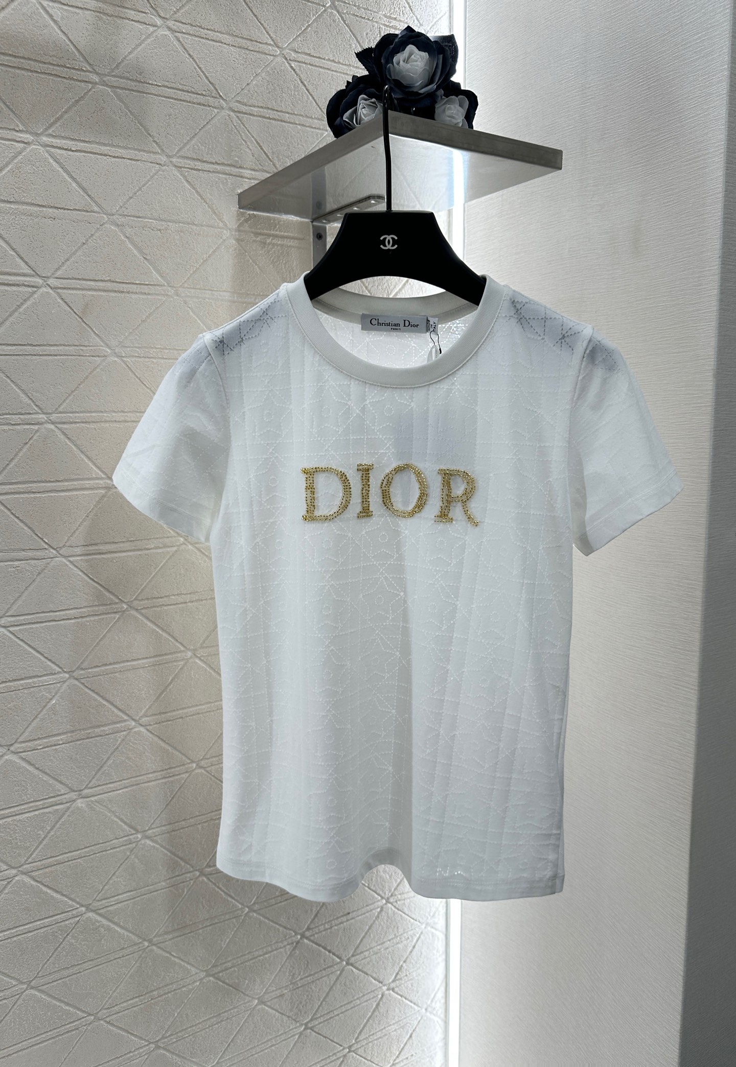 ♥Dio*♥2025新品上架
   菱格钉珠𝑇𝑒𝑒
定制YB斜纹全棉材质 透气舒适 质感十足 修身短袖T