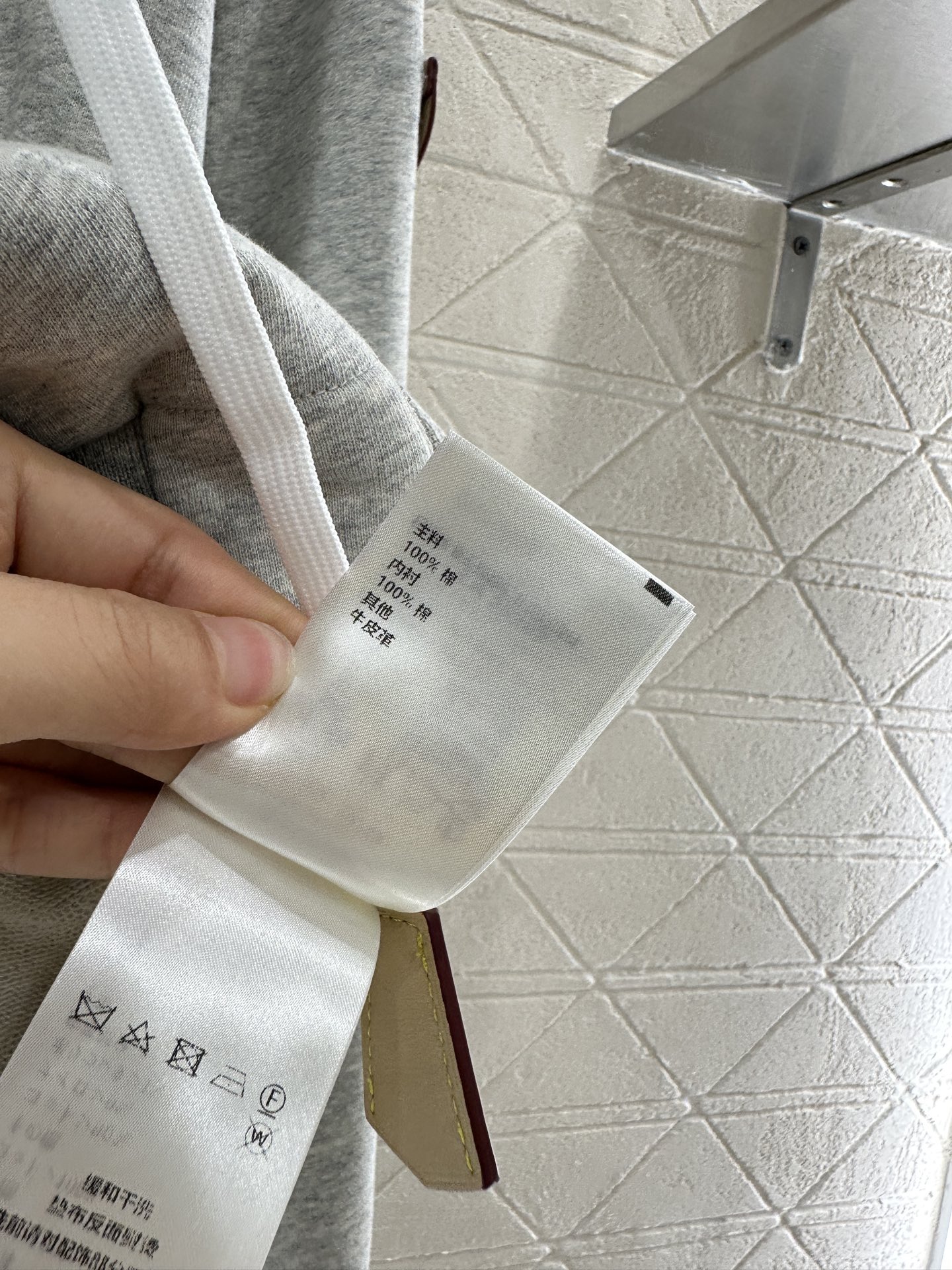 ♥Louis Vuitto*♥2025新品上架
    连帽抽绳外套短裤套装
定制YB原生全棉材质 柔软