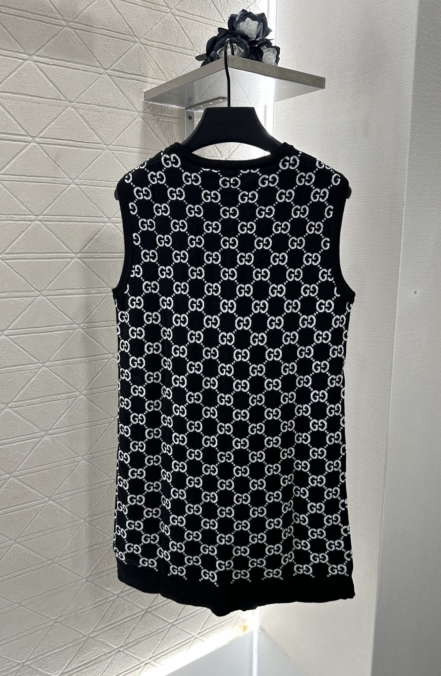 “High-Quality YB Wool Women’s Suit with Custom Design Vests and Ready-to-Wear Dress – Gucc*2025 Collection” - 图片 2