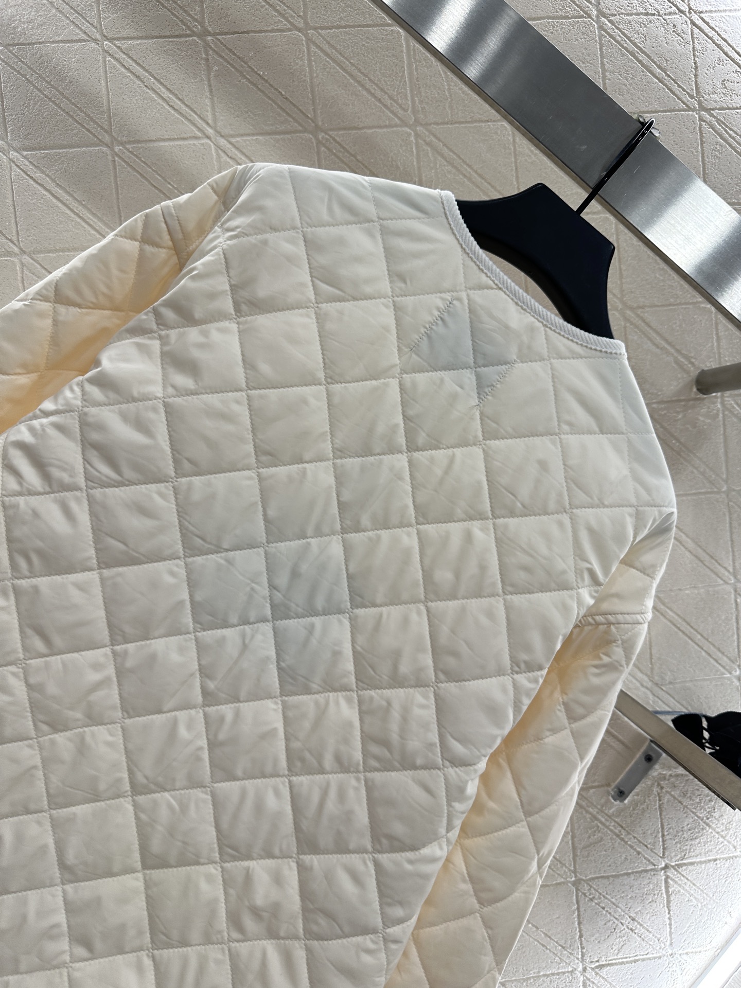 ♥Prad*♥2025新品上架
     菱格圆领羽绒棉服
定制YB进口防风防水尼龙材质 其工艺还原 升