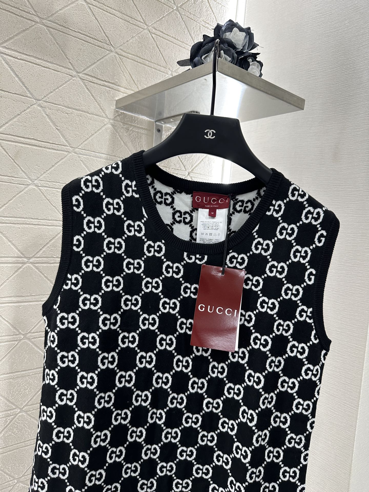 “High-Quality YB Wool Women’s Suit with Custom Design Vests and Ready-to-Wear Dress – Gucc*2025 Collection” - 图片 5