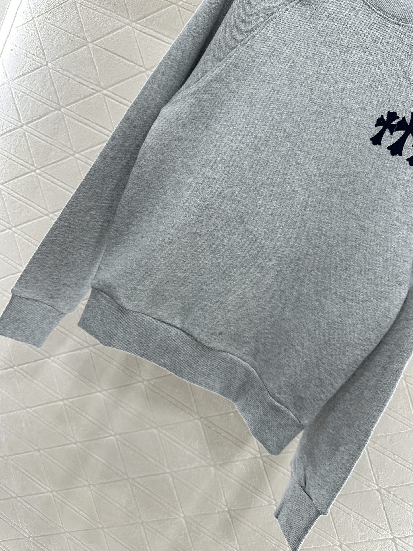 “2025 Women’s Suit: Customized Cotton Mass with Chrome Details for High-End Style and Comfort” - 图片 5