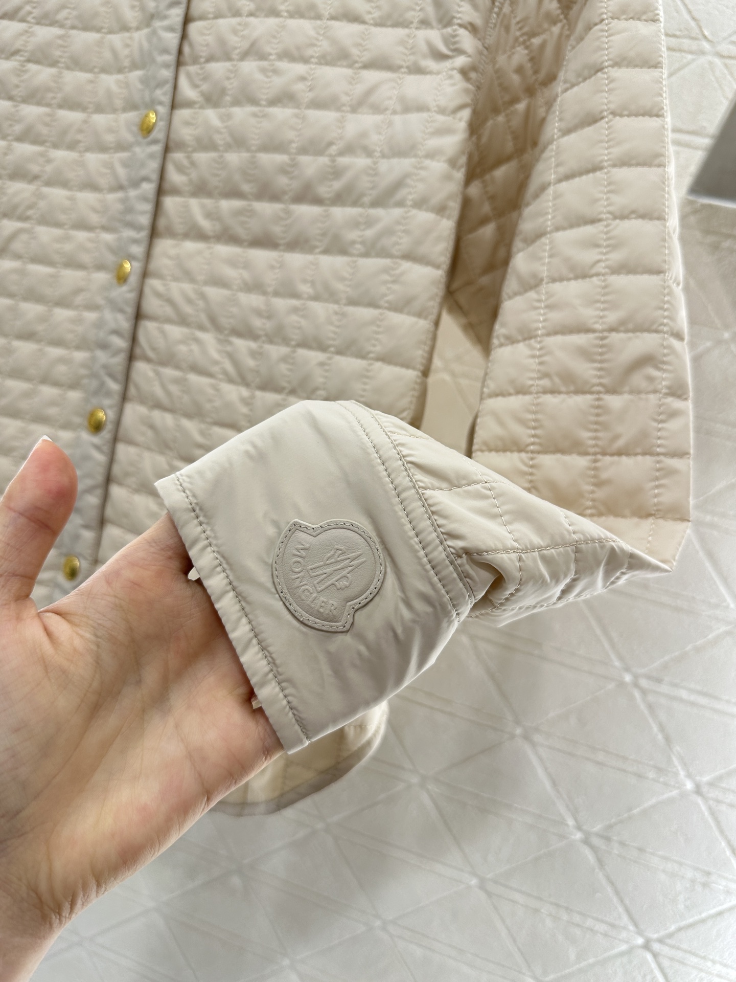 ♥Moncle*♥2025新品上架
    翻领格纹棉服外套
定制YB外层防风防水尼龙材质 内里羽绒棉填