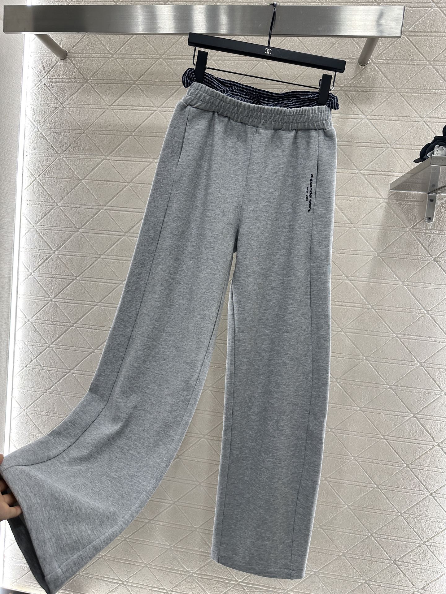 “Women’s Suit: Alexander Wan 2025 Collection – Stylish, Comfortable, High-Quality” - 图片 6