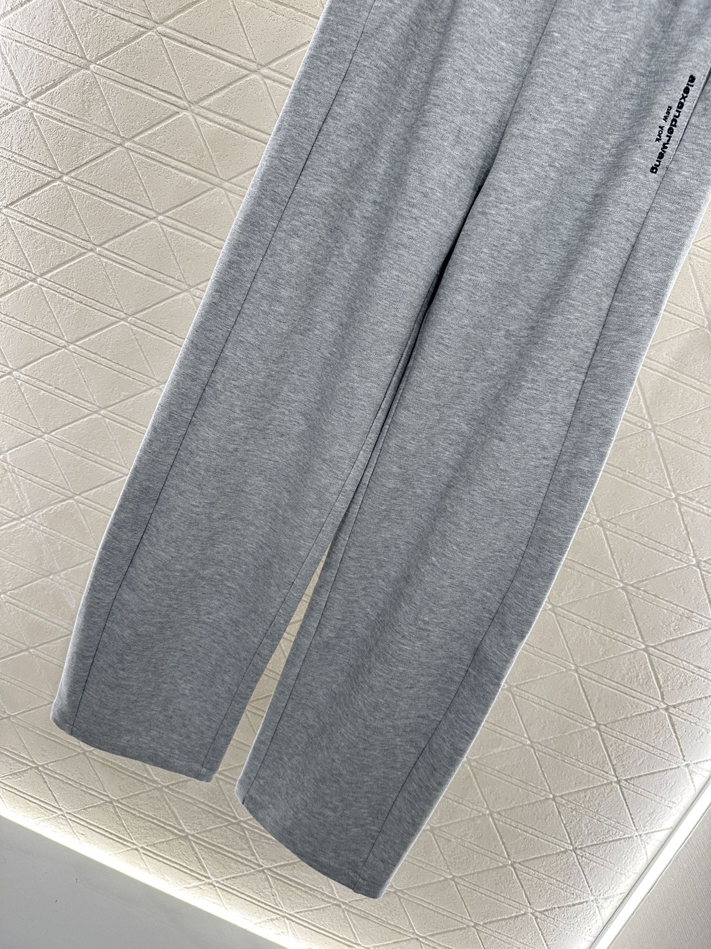“Women’s Suit: Alexander Wan 2025 Collection – Stylish, Comfortable, High-Quality” - 图片 5