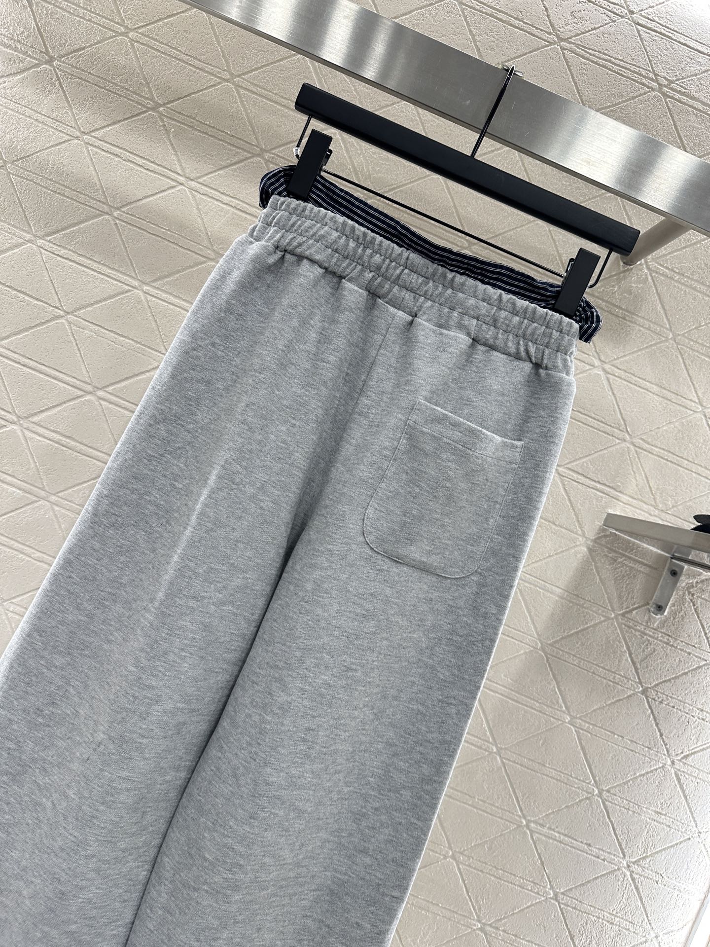 “Women’s Suit: Alexander Wan 2025 Collection – Stylish, Comfortable, High-Quality” - 图片 4
