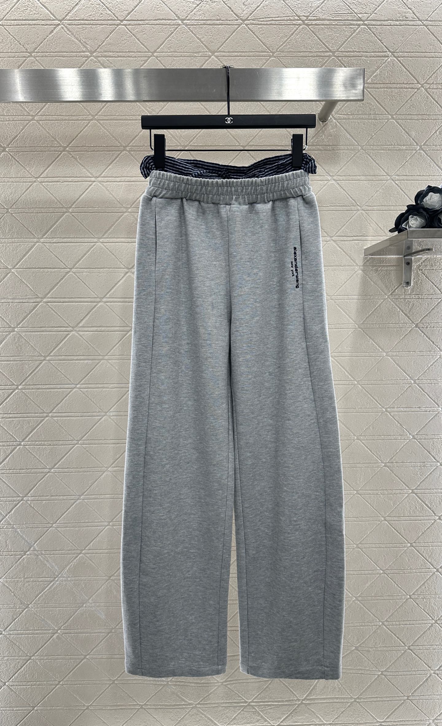 “Women’s Suit: Alexander Wan 2025 Collection – Stylish, Comfortable, High-Quality”