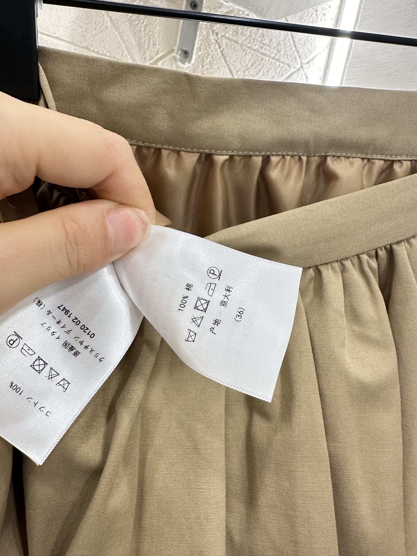 Title: Women’s High-Waist Bubble Shorts Suit Review Summary: P528 suit features high-waist bubble shorts with customizable cotton fabric and stylish design for a unique fashion charm. - 图片 9