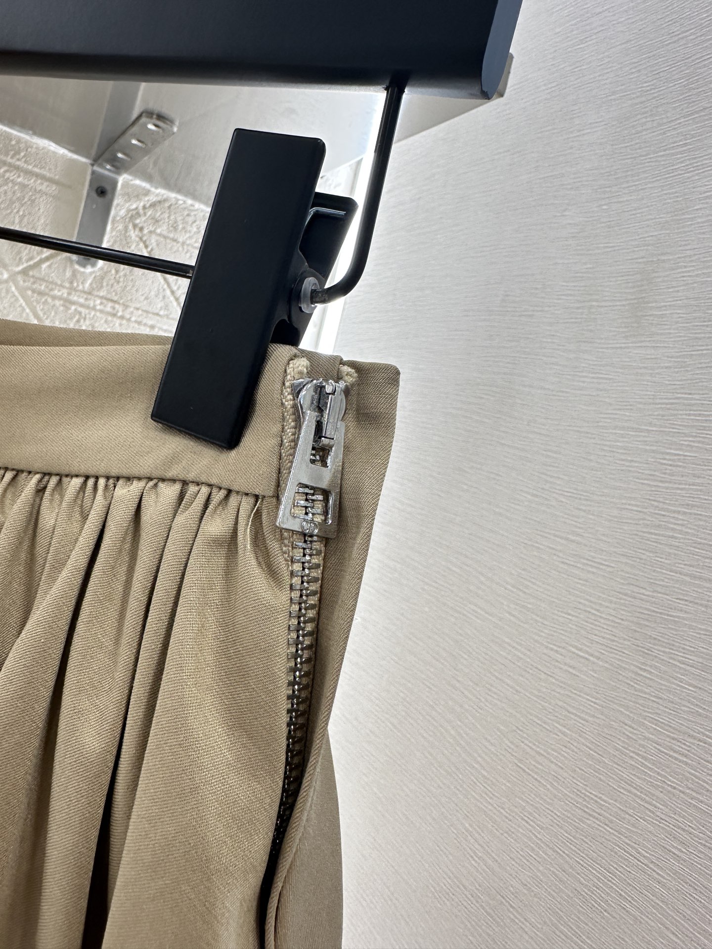 Title: Women’s High-Waist Bubble Shorts Suit Review Summary: P528 suit features high-waist bubble shorts with customizable cotton fabric and stylish design for a unique fashion charm. - 图片 7