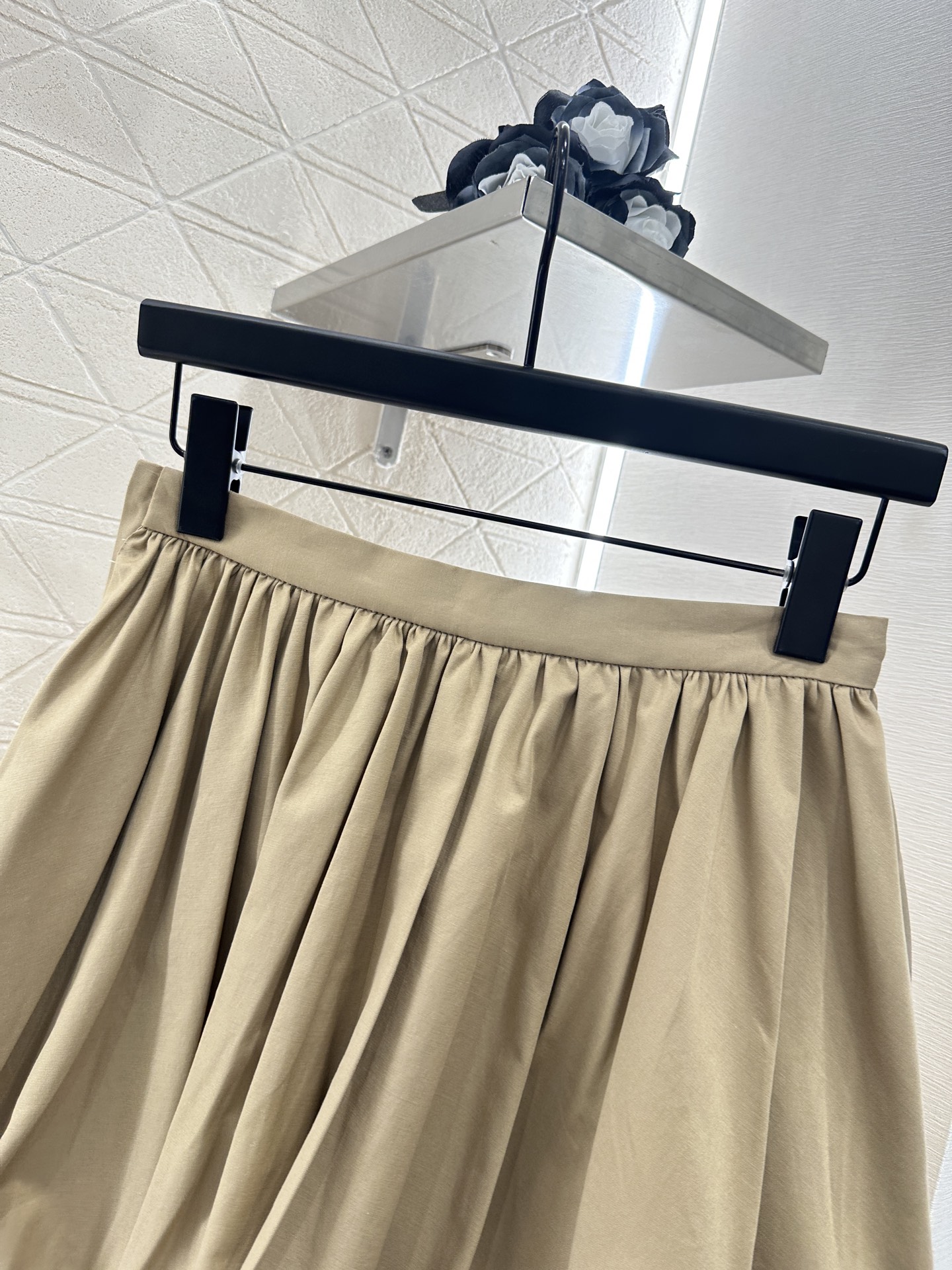 Title: Women’s High-Waist Bubble Shorts Suit Review Summary: P528 suit features high-waist bubble shorts with customizable cotton fabric and stylish design for a unique fashion charm. - 图片 4
