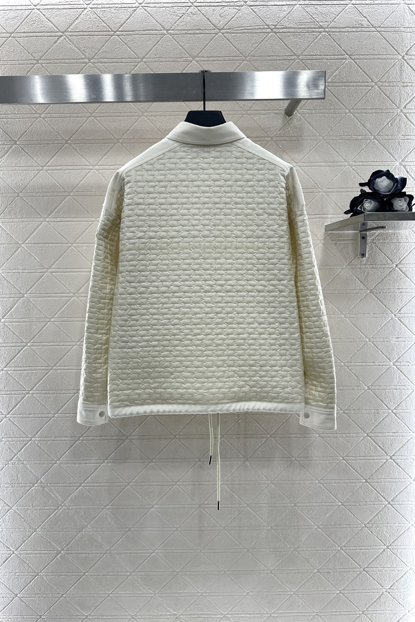 ♥Moncle*♥2025新品上架
     菱格翻领羽绒棉服
定制YB进口防风防水尼龙材质 其工艺还原