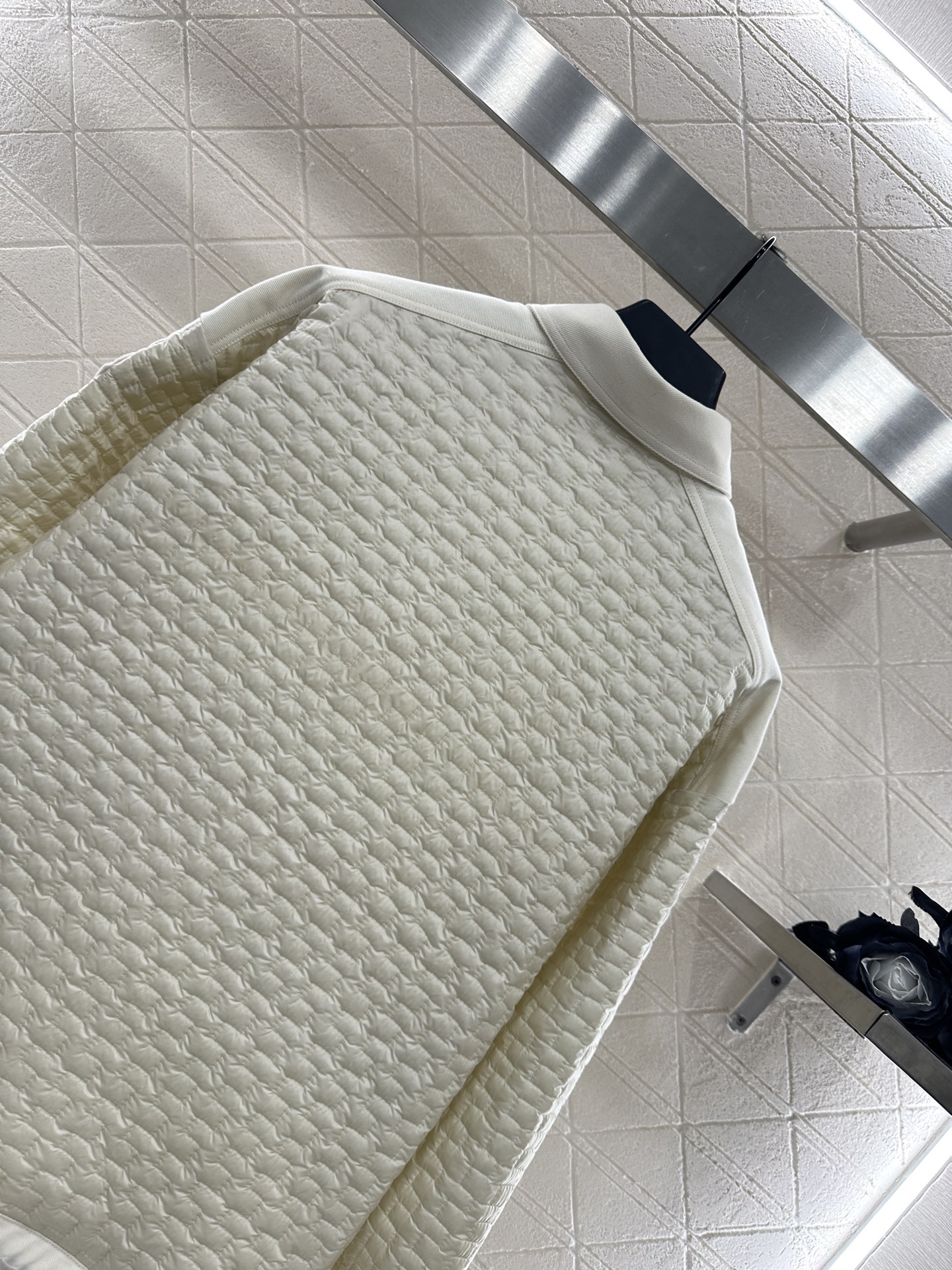 ♥Moncle*♥2025新品上架
     菱格翻领羽绒棉服
定制YB进口防风防水尼龙材质 其工艺还原