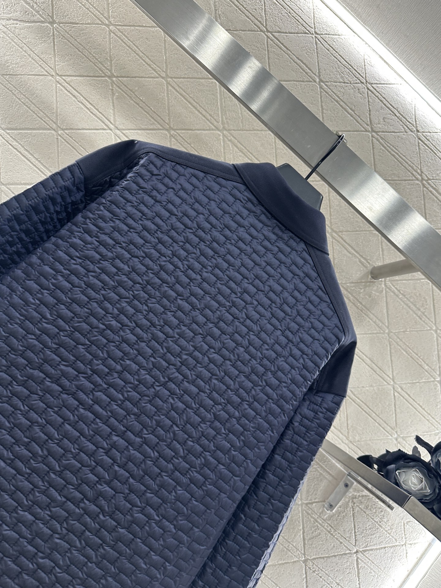 ♥Moncle*♥2025新品上架
     菱格翻领羽绒棉服
定制YB进口防风防水尼龙材质 其工艺还原