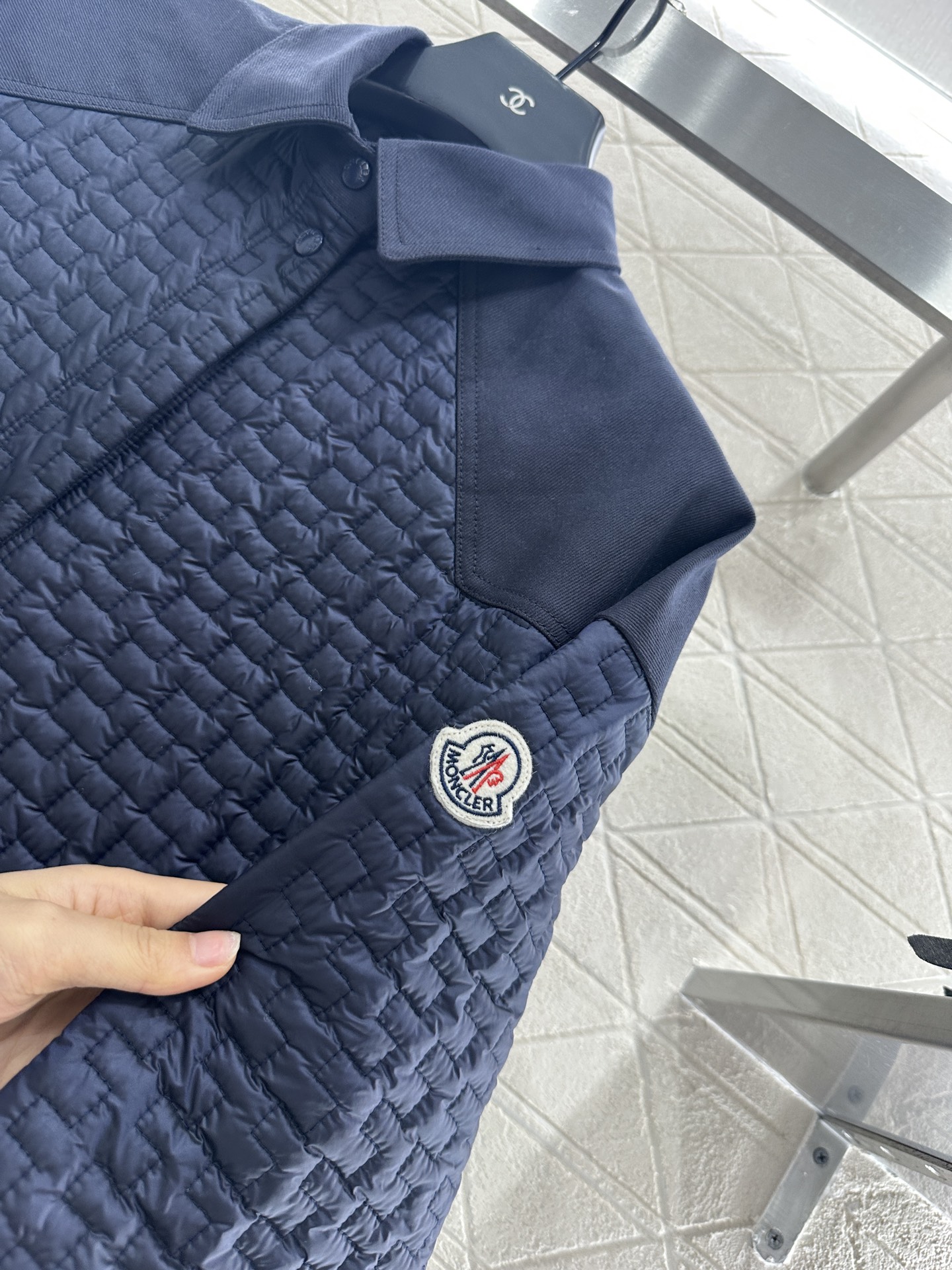 ♥Moncle*♥2025新品上架
     菱格翻领羽绒棉服
定制YB进口防风防水尼龙材质 其工艺还原