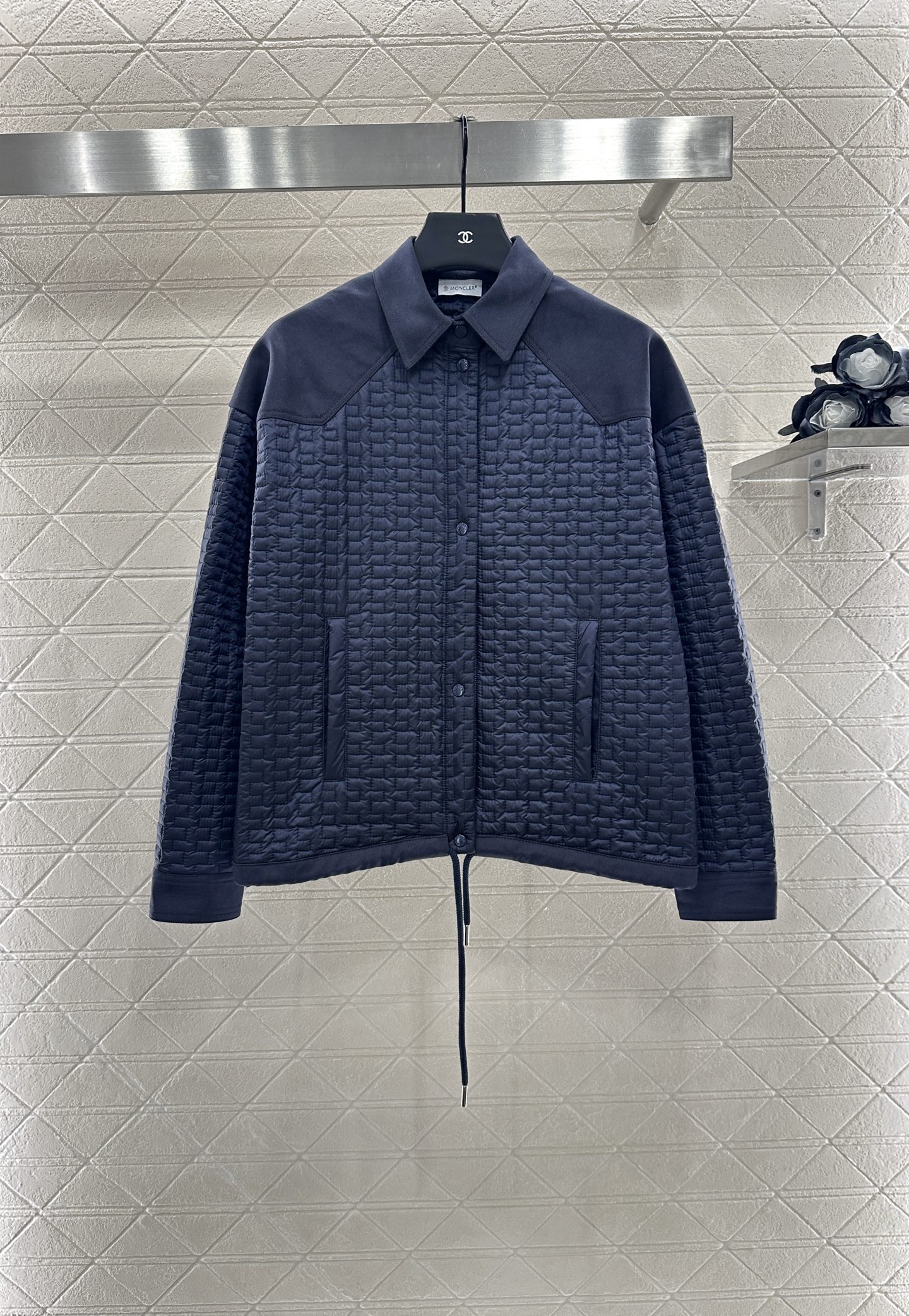 ♥Moncle*♥2025新品上架
     菱格翻领羽绒棉服
定制YB进口防风防水尼龙材质 其工艺还原