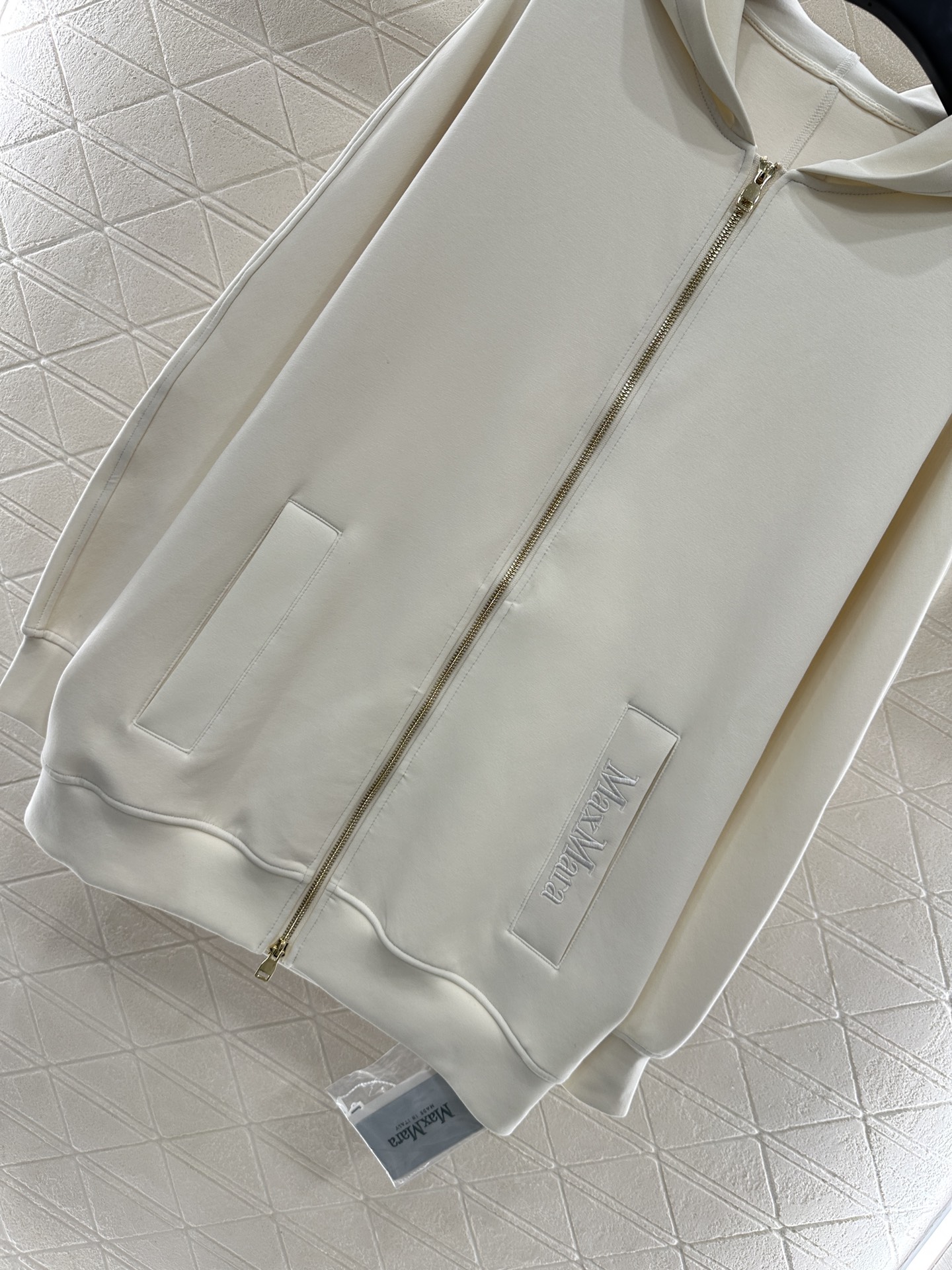 Max Mar*225 Women’s Hooded Suit: Stylish, Warm, and Comfortable with Customized Design - 图片 5