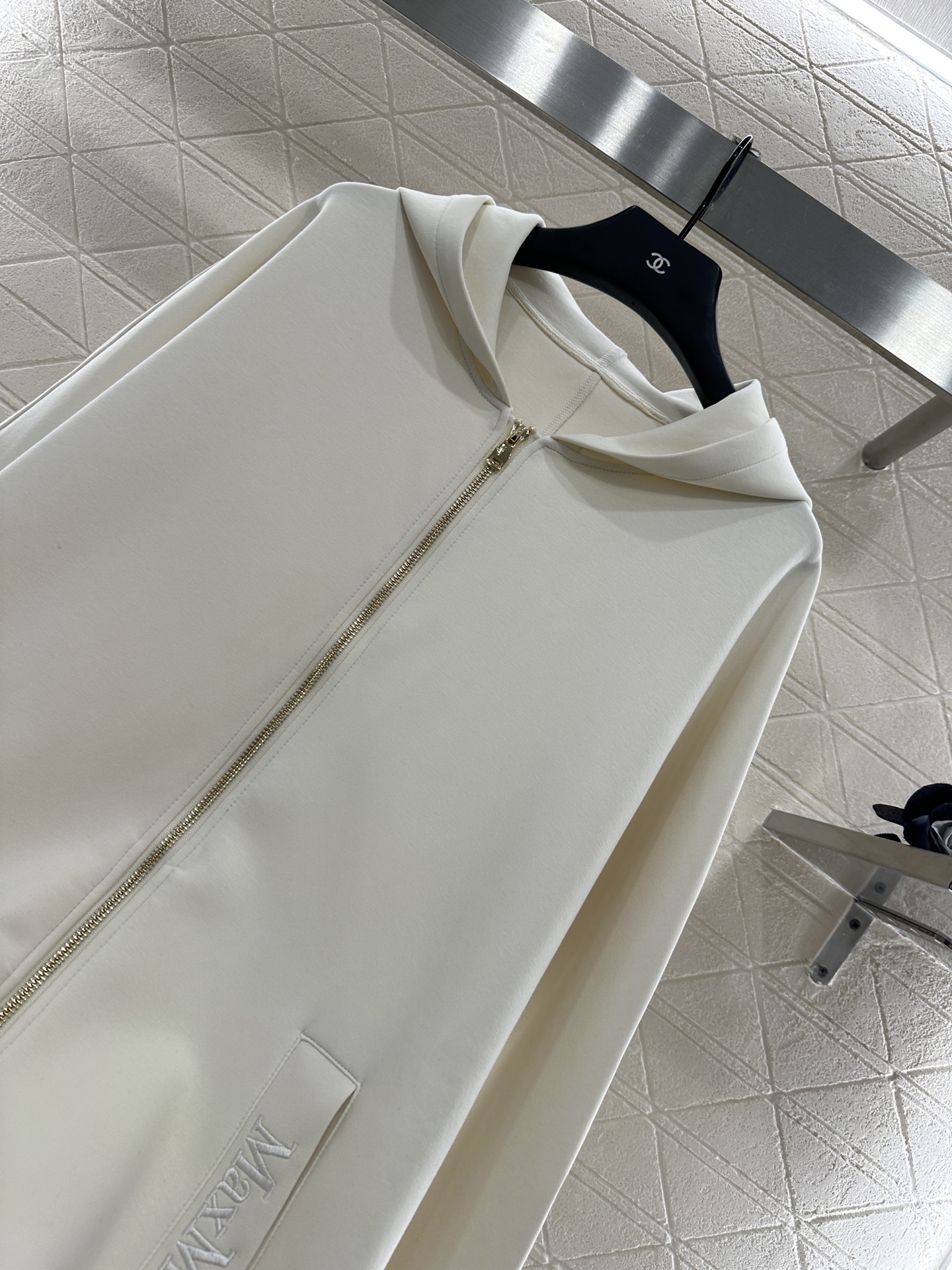 Max Mar*225 Women’s Hooded Suit: Stylish, Warm, and Comfortable with Customized Design - 图片 7