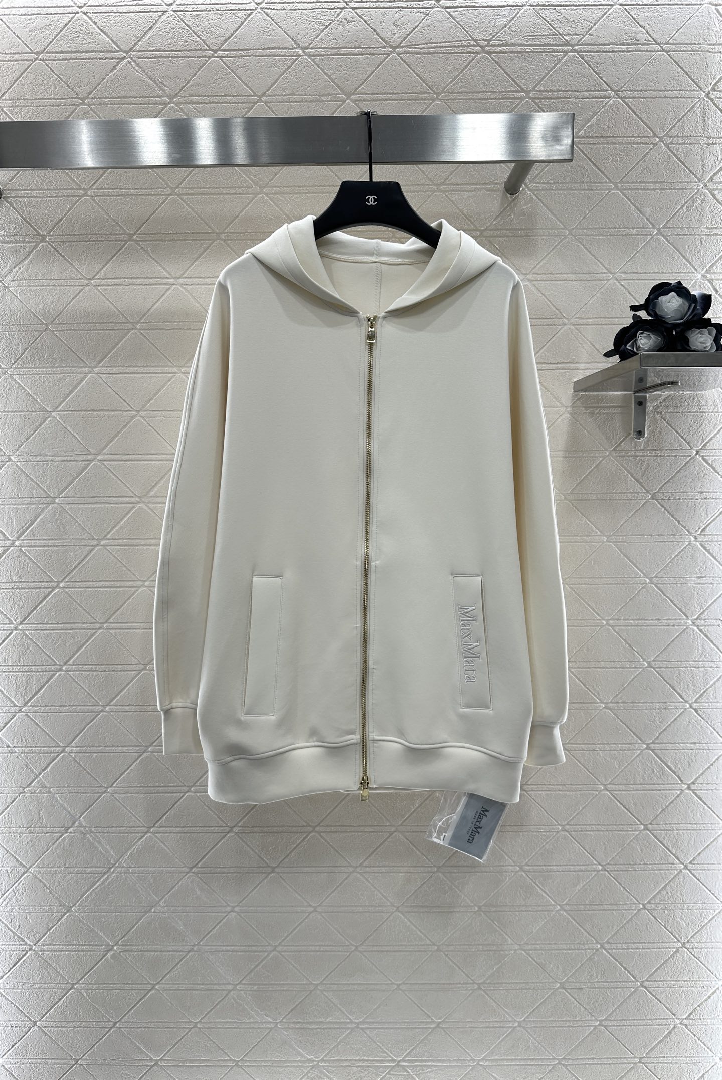 Max Mar*225 Women’s Hooded Suit: Stylish, Warm, and Comfortable with Customized Design