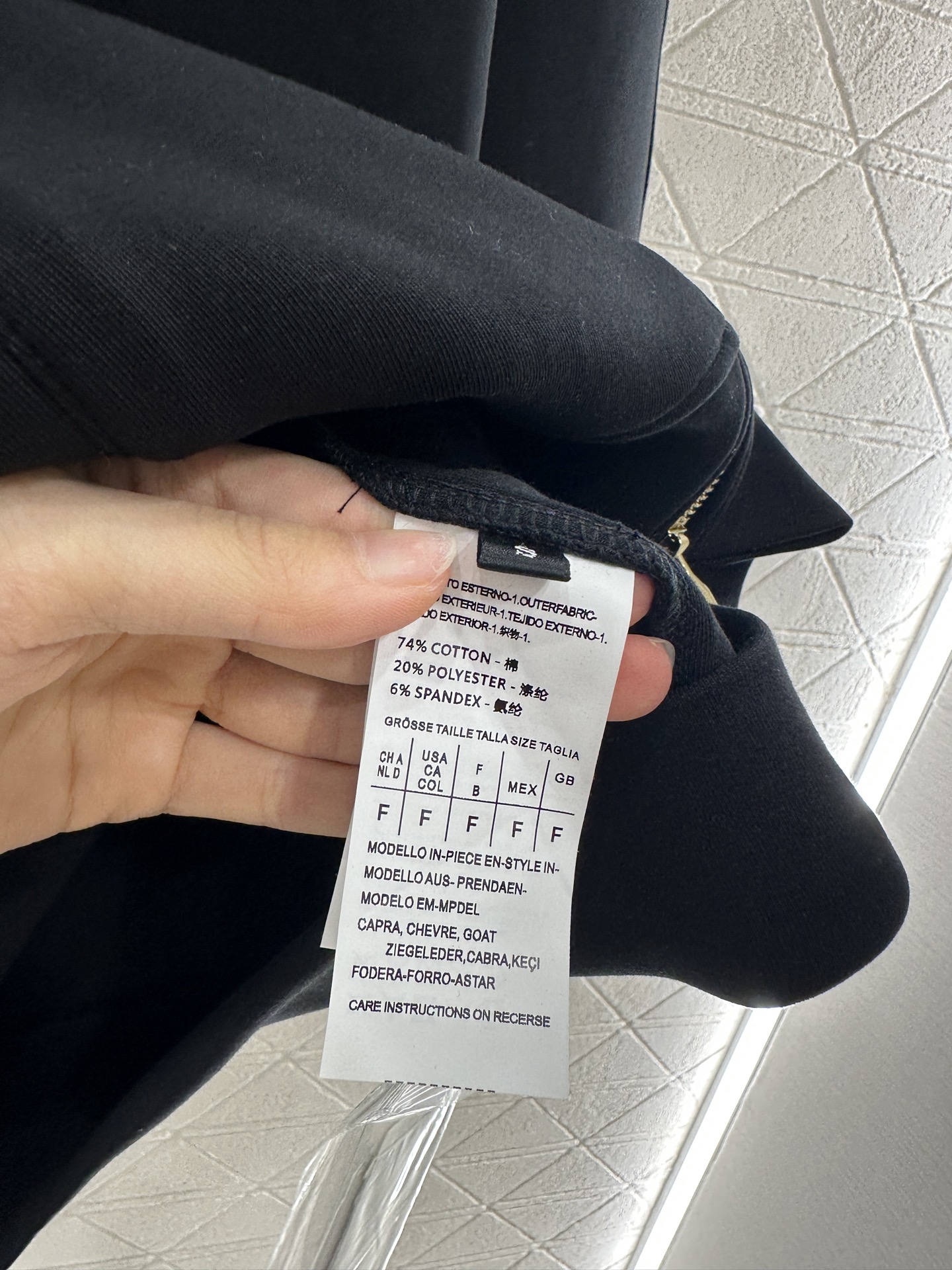 Max Mar*225 Women’s Hooded Suit: Stylish, Warm, and Customizable. - 图片 9