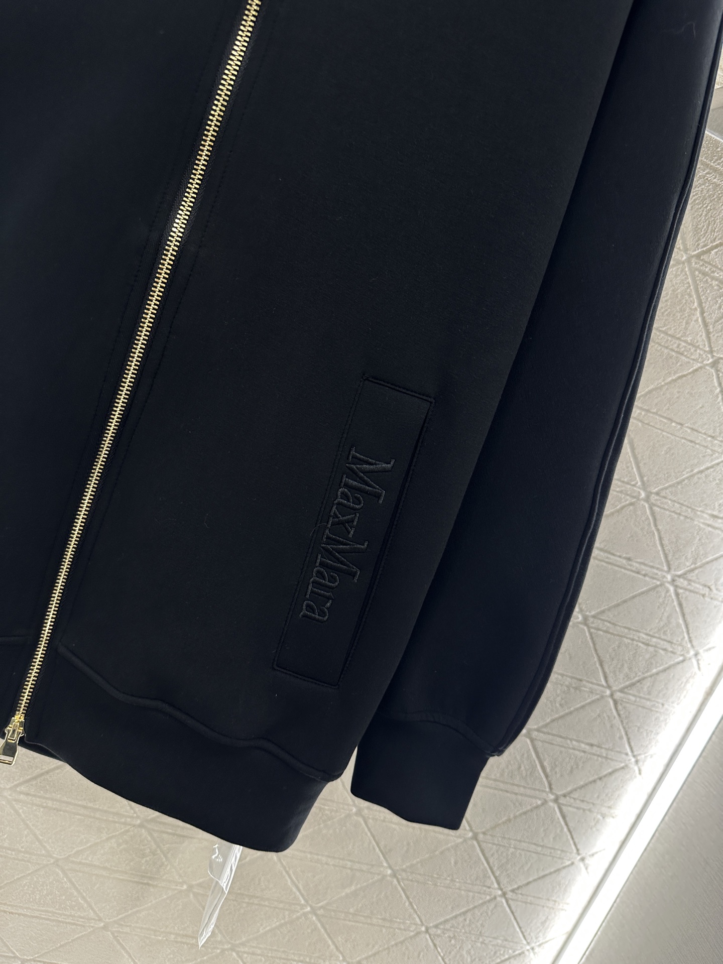 Max Mar*225 Women’s Hooded Suit: Stylish, Warm, and Customizable. - 图片 7