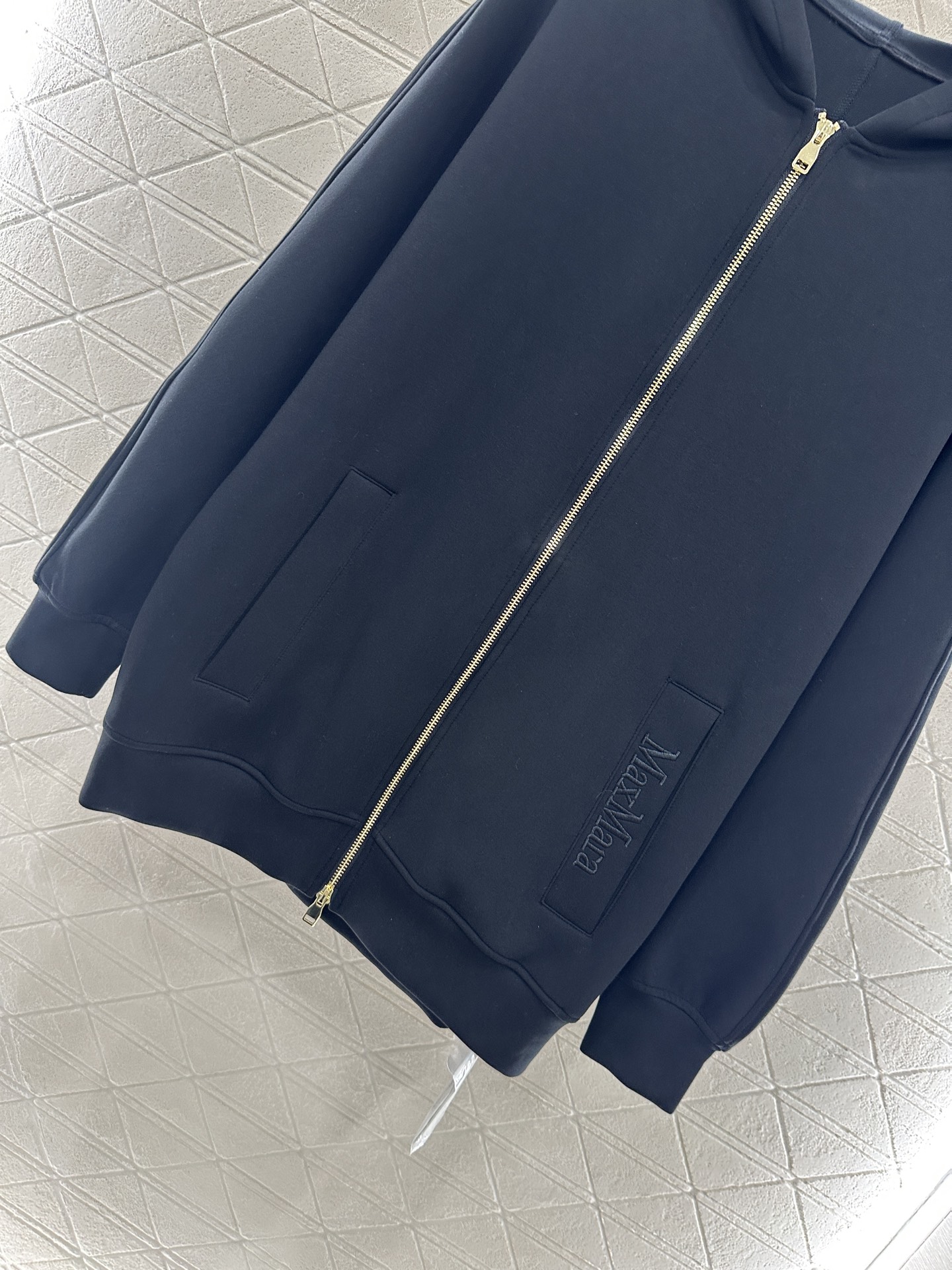 Max Mar*225 Women’s Hooded Suit: Stylish, Warm, and Customizable. - 图片 5