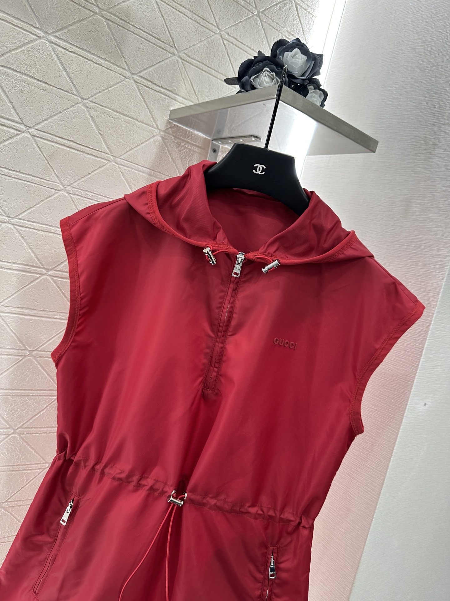 “YB Import Vest: Stylish, Cozy, Customizable Nylon for Fashionable Workwear” - 图片 3