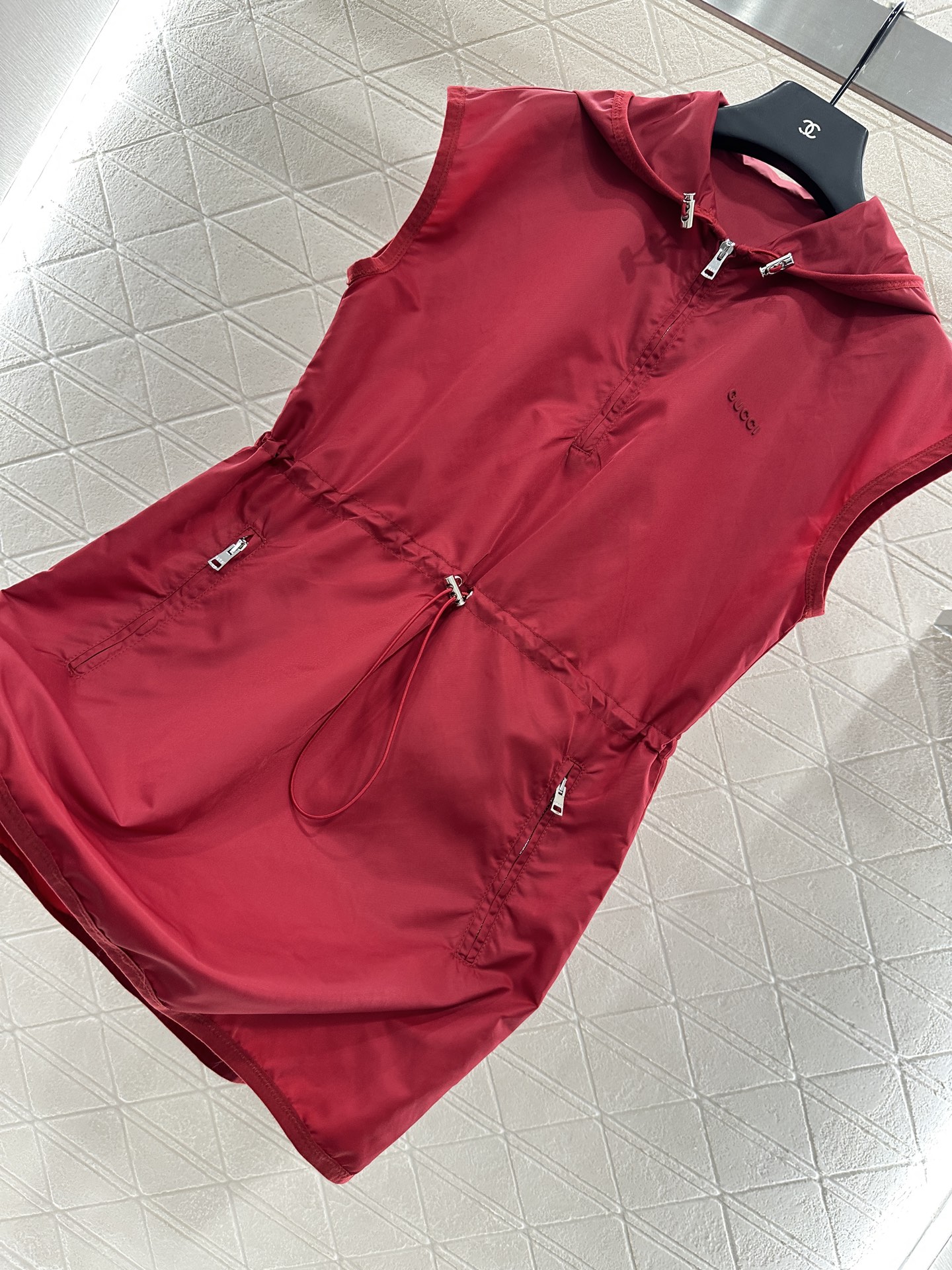 “YB Import Vest: Stylish, Cozy, Customizable Nylon for Fashionable Workwear” - 图片 8