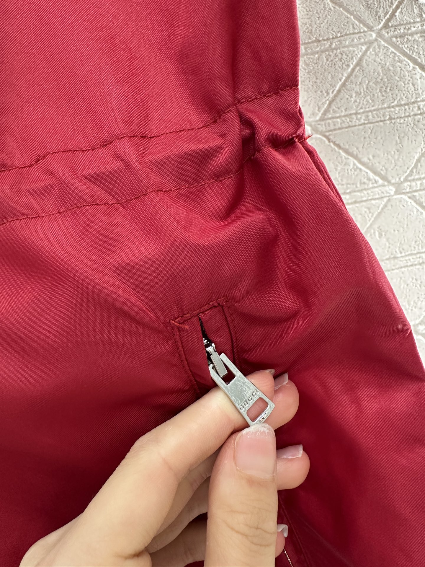 “YB Import Vest: Stylish, Cozy, Customizable Nylon for Fashionable Workwear” - 图片 6