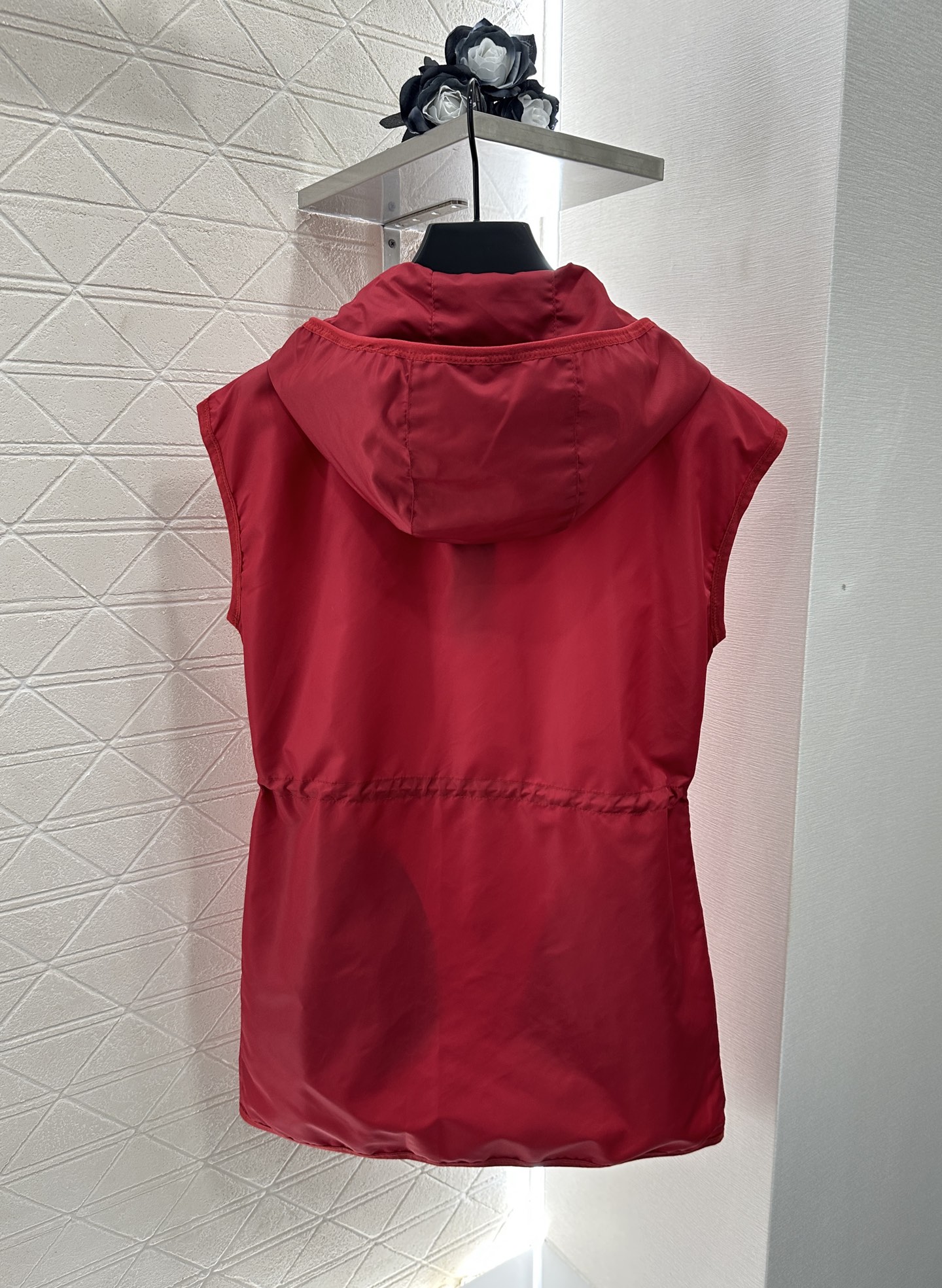 “YB Import Vest: Stylish, Cozy, Customizable Nylon for Fashionable Workwear” - 图片 2