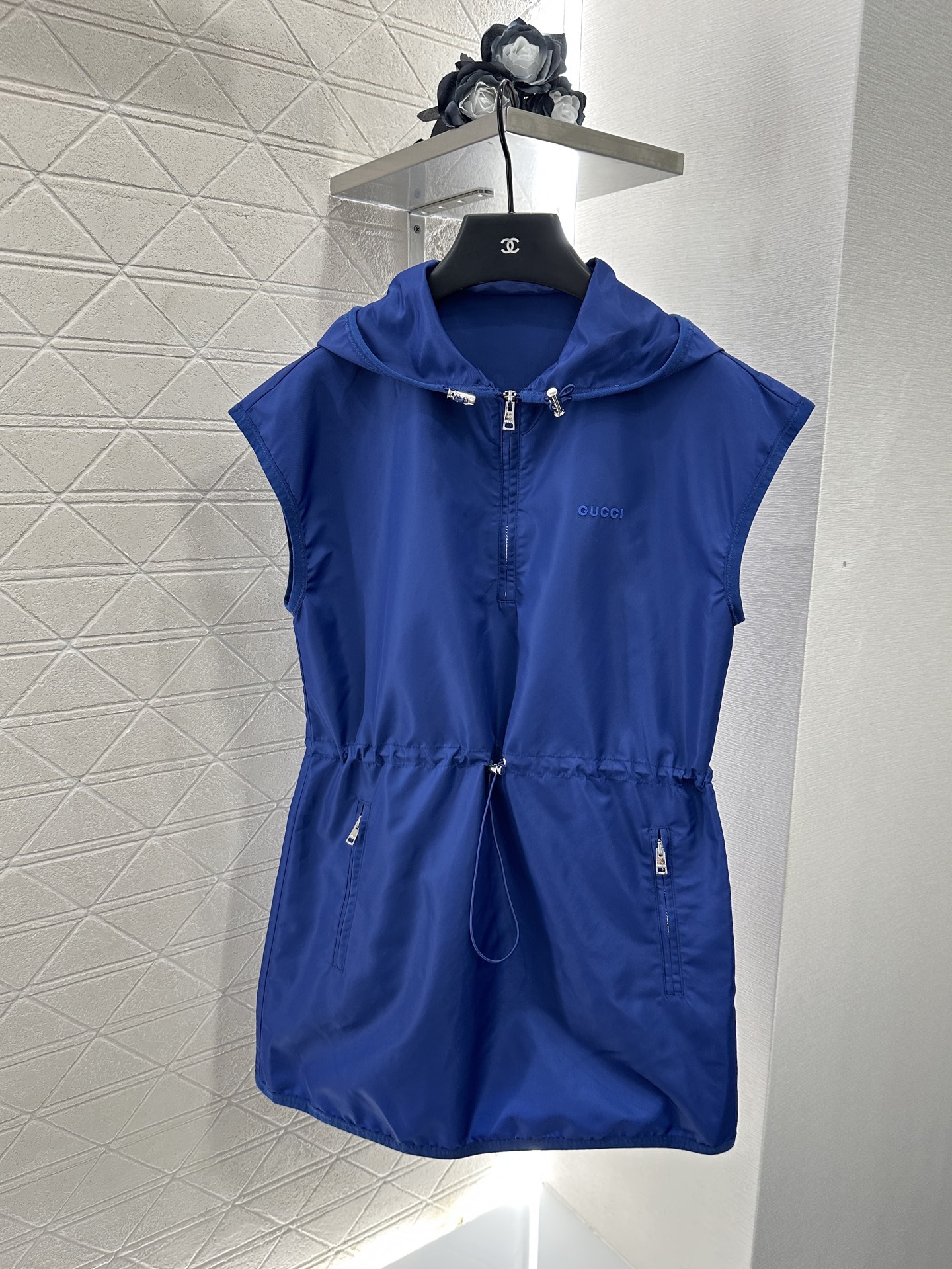 “Stylish YB Import Vest: High-Quality, Eco-Friendly Nylon Design for Fashionable Work and Leisure Wear”