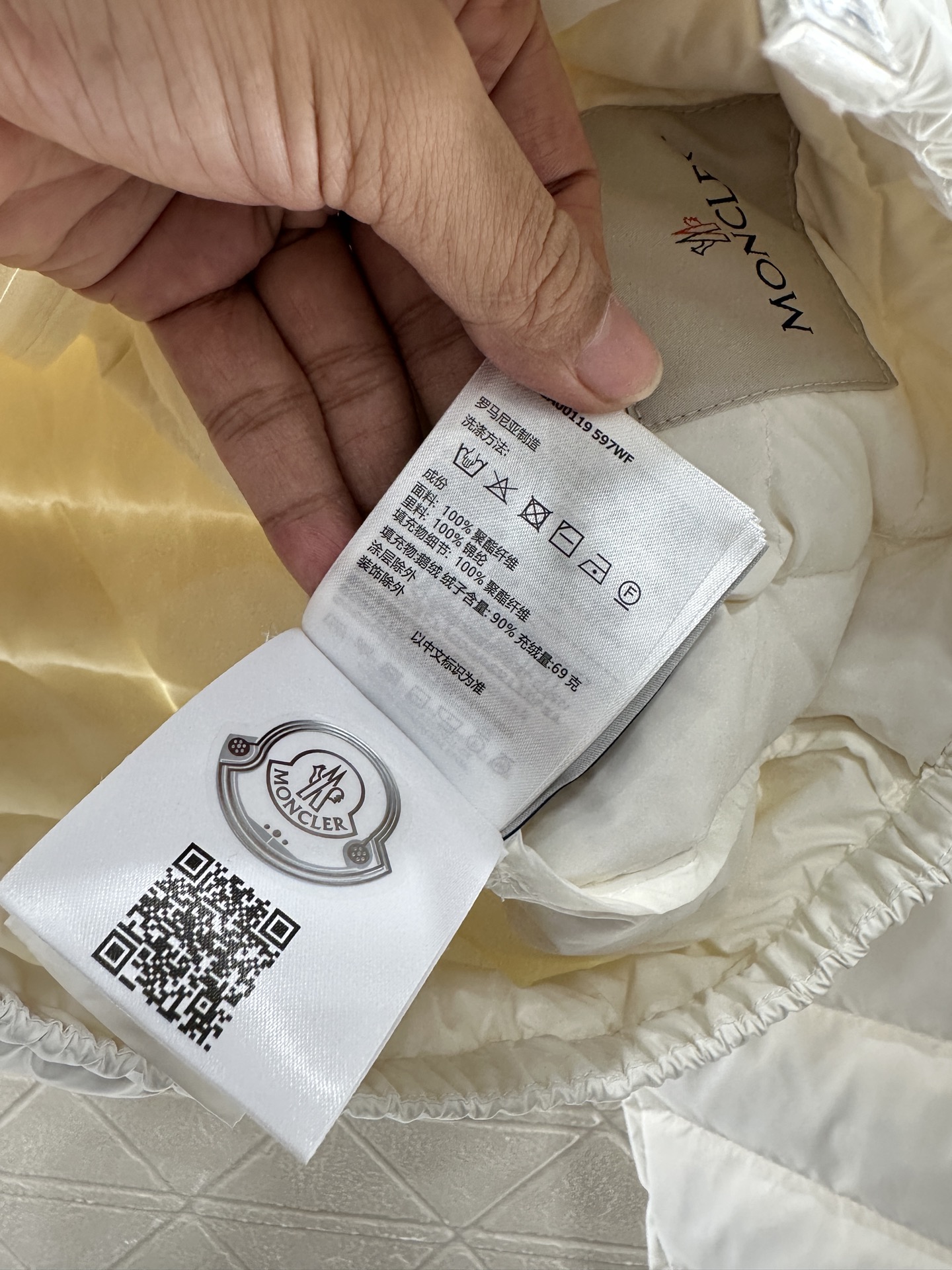 ♥Moncle*♥2025新品上架
    立领翻领薄款羽绒服
定制YB进口尼龙材质 其工艺还原 升级材