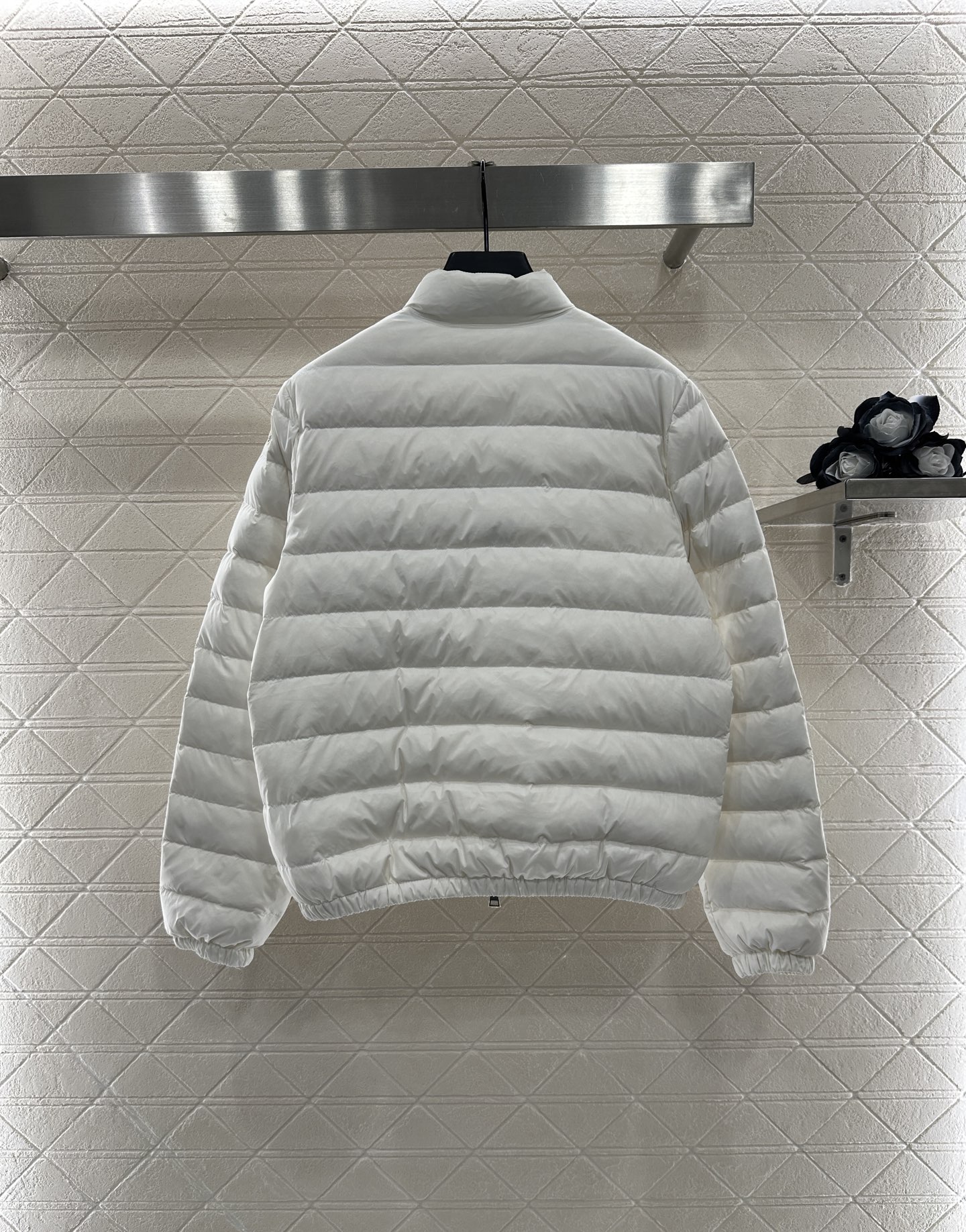♥Moncle*♥2025新品上架
    立领翻领薄款羽绒服
定制YB进口尼龙材质 其工艺还原 升级材