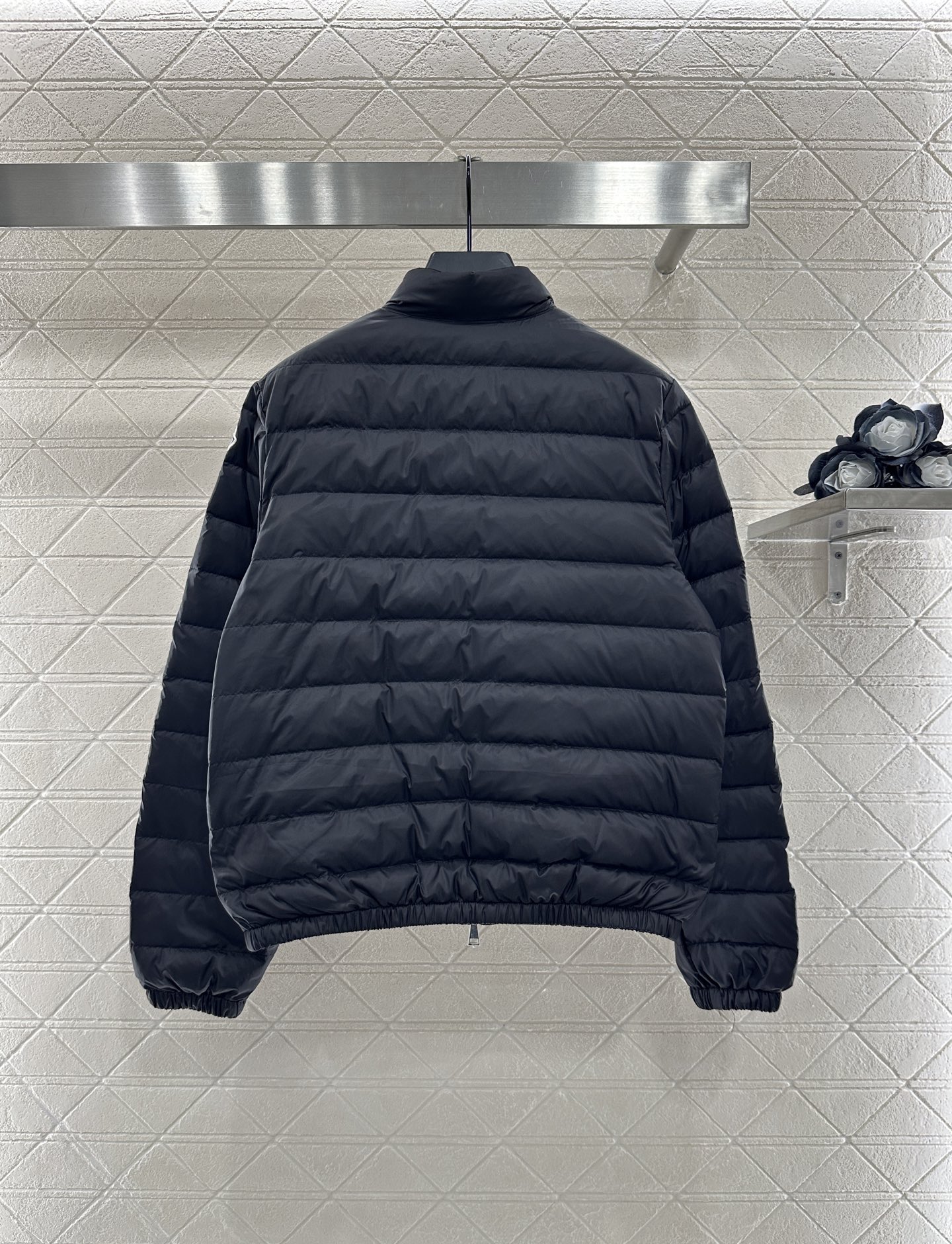 ♥Moncle*♥2025新品上架
    立领翻领薄款羽绒服
定制YB进口尼龙材质 其工艺还原 升级材
