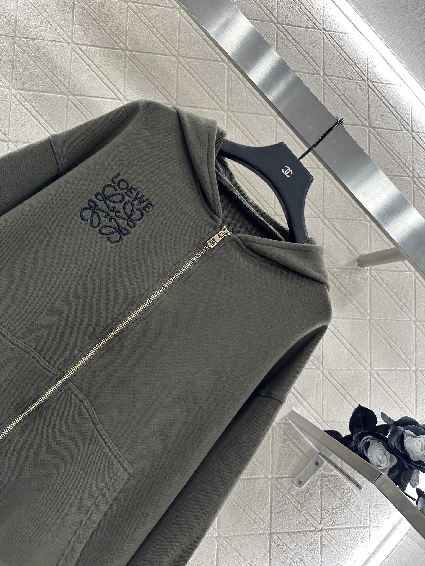 Women’s Hooded Zipper Jacket: Original Hard-Core Suit with Loew* 2025 New Product – Cosmopolitan Style - 图片 3