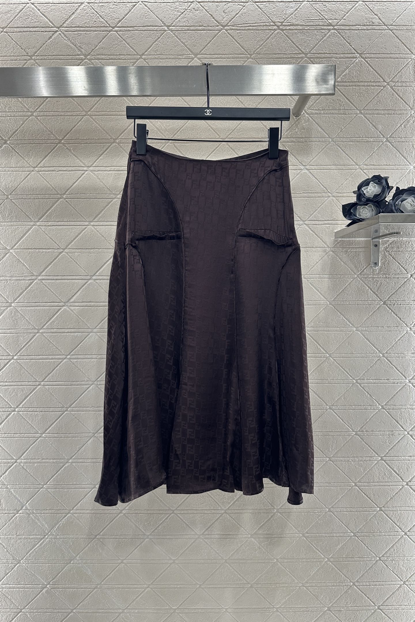 “High-Quality Women’s Suit with Fend*2025 Design and Custom Flower Material” - 图片 9