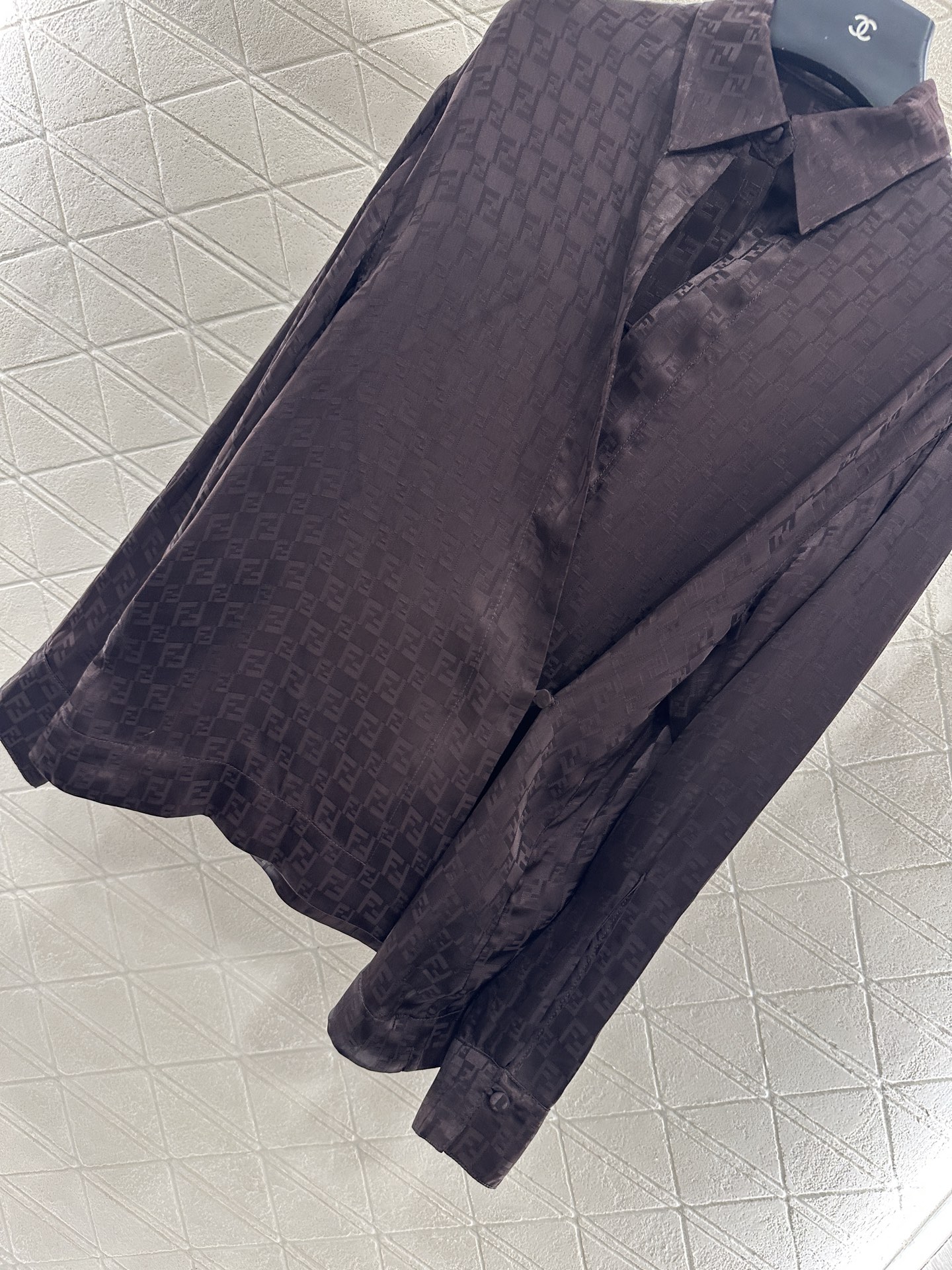 “High-Quality Women’s Suit with Fend*2025 Design and Custom Flower Material” - 图片 5