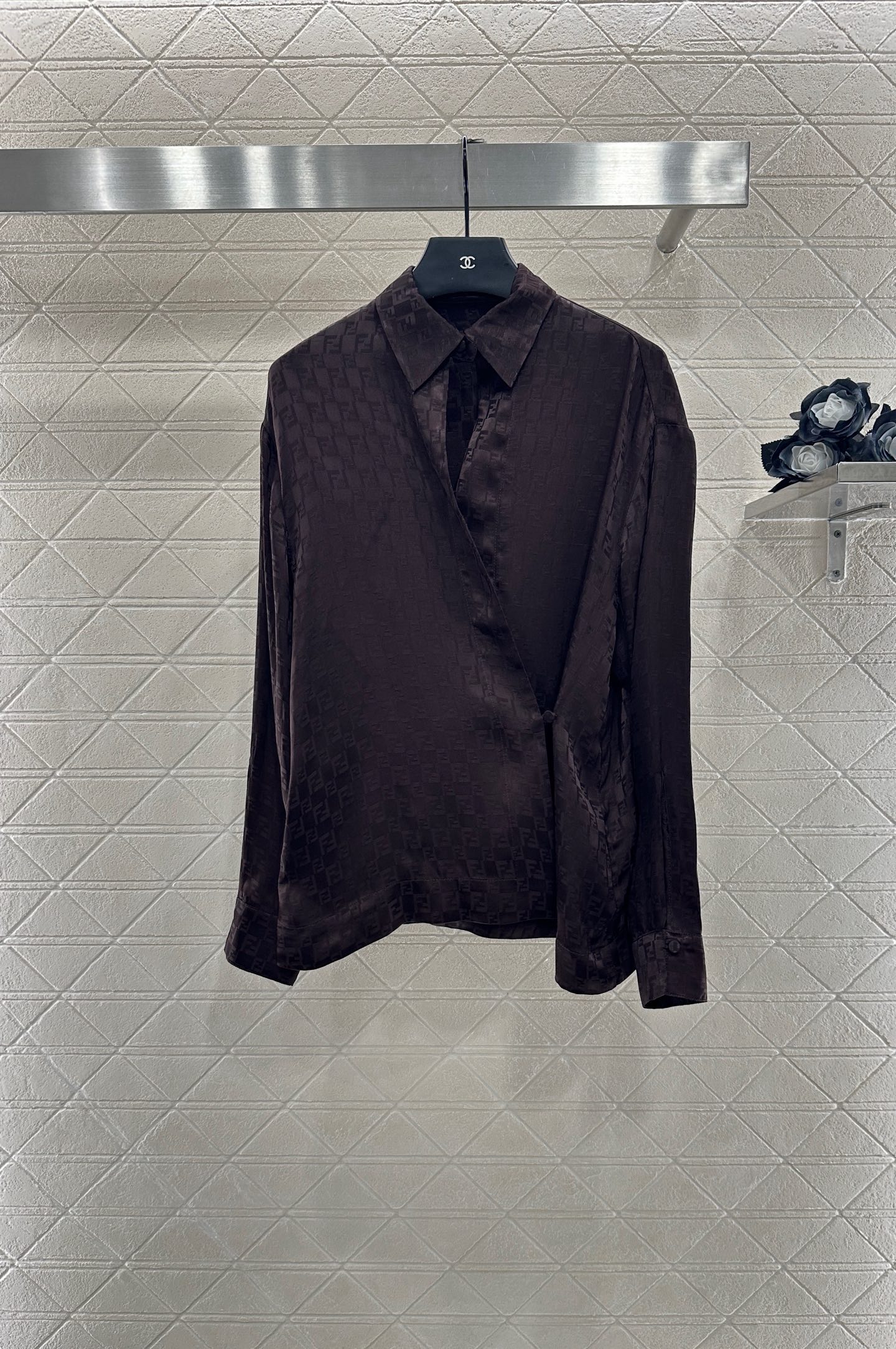 “High-Quality Women’s Suit with Fend*2025 Design and Custom Flower Material” - 图片 1
