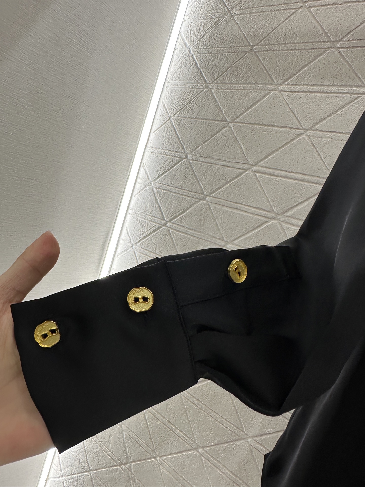 “Solid-Colored Long-Sleeved Shirt with Acidic Acid Import YB Design and Euro-Style Details” - 图片 8