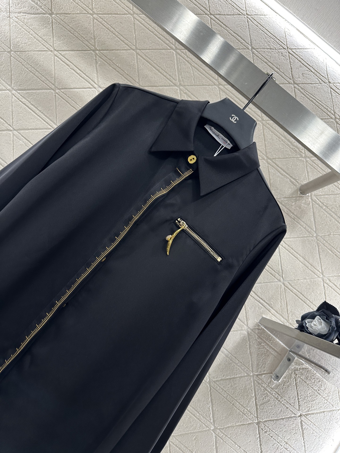 “Solid-Colored Long-Sleeved Shirt with Acidic Acid Import YB Design and Euro-Style Details” - 图片 4