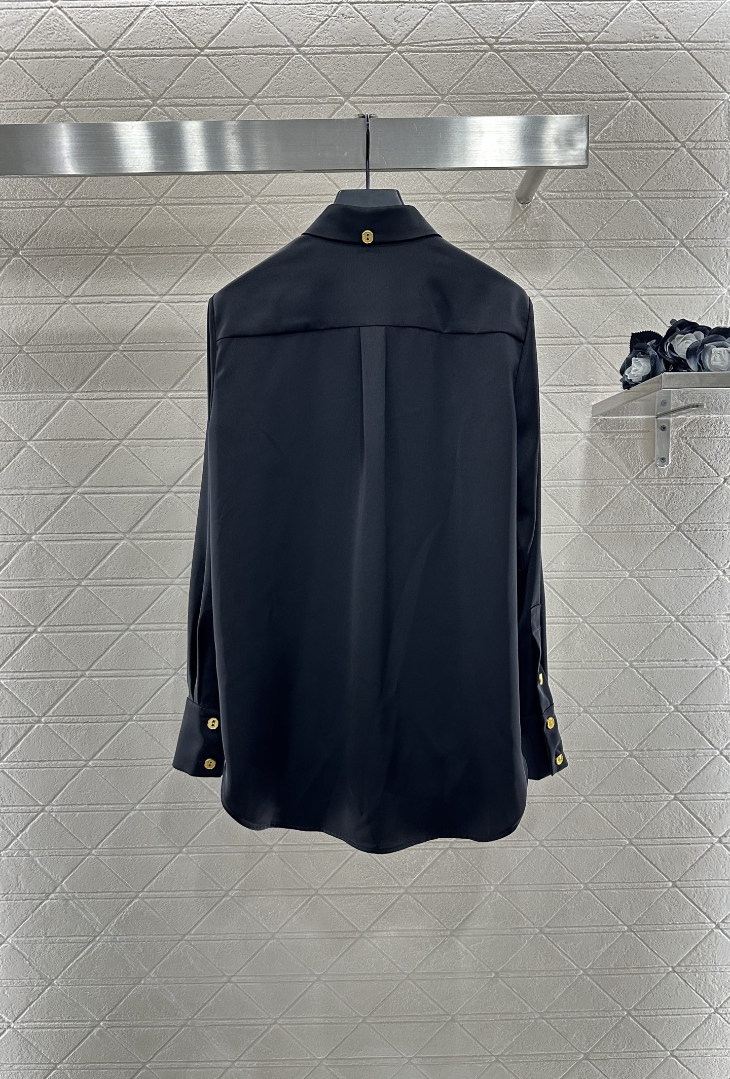 “Solid-Colored Long-Sleeved Shirt with Acidic Acid Import YB Design and Euro-Style Details” - 图片 2