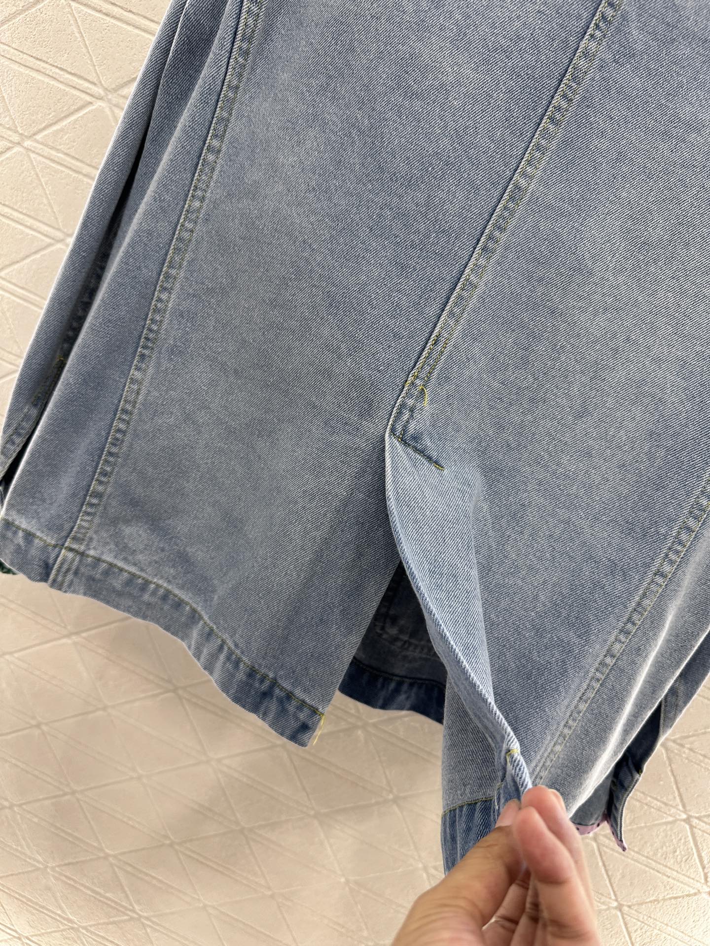 Women’s Suit: Valentin 2025 New Product with Customized Cowboy Coat and Cotton Jeans - 图片 8