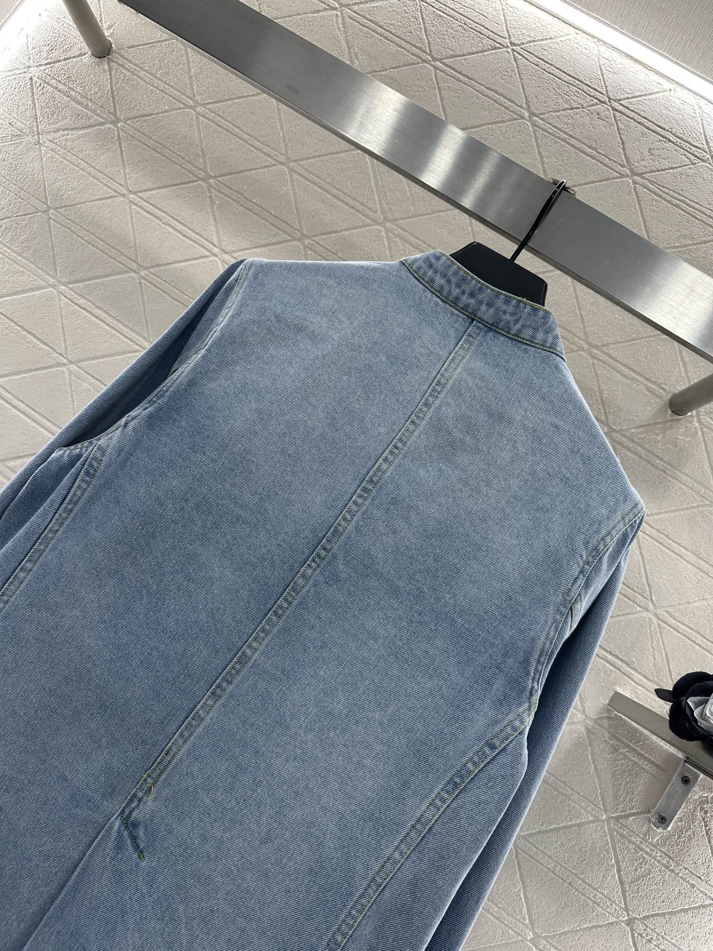 Women’s Suit: Valentin 2025 New Product with Customized Cowboy Coat and Cotton Jeans - 图片 4